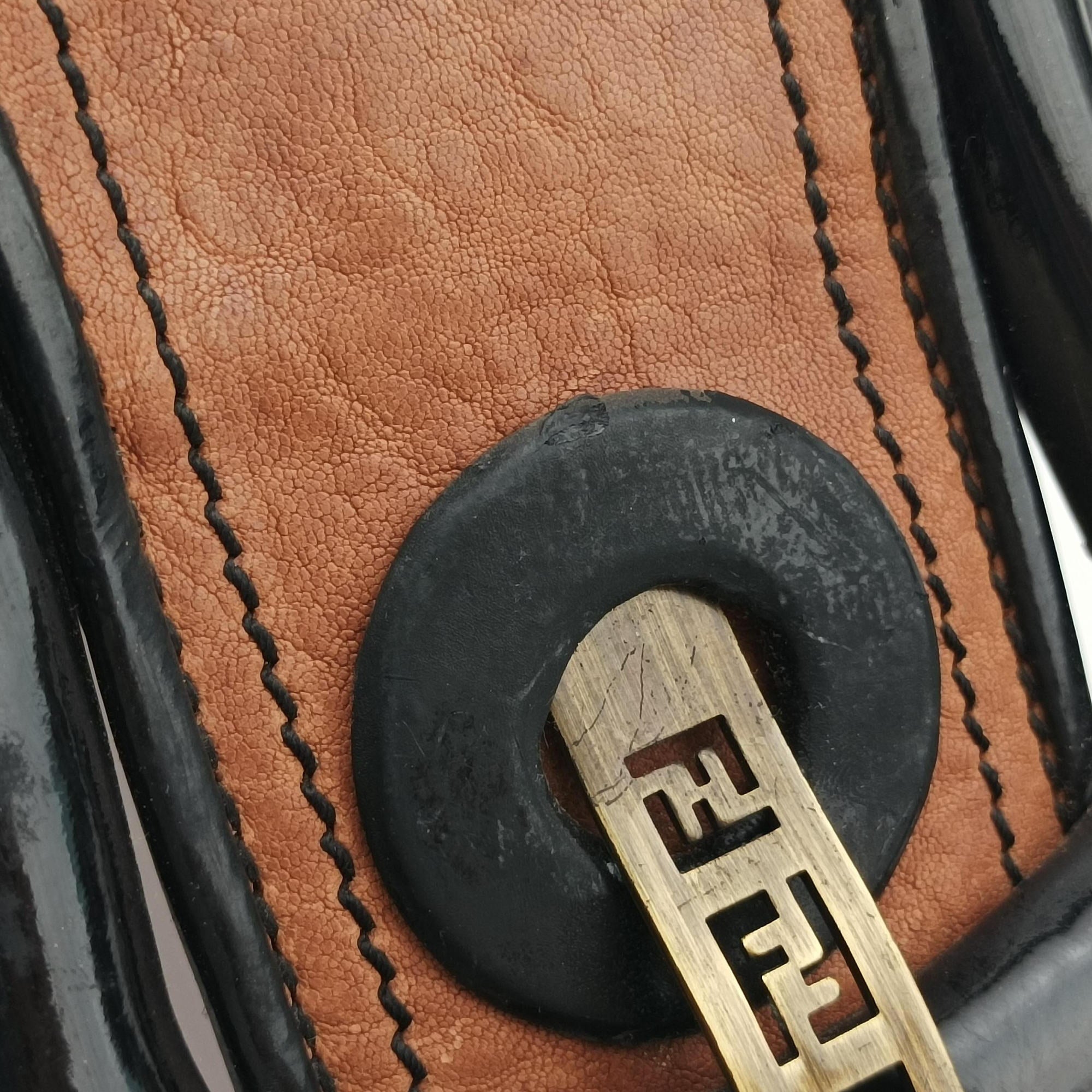 Vintage Fendi Borsa B Hobo Brown Leather 8BR563 shoulderbag | stylenewstar