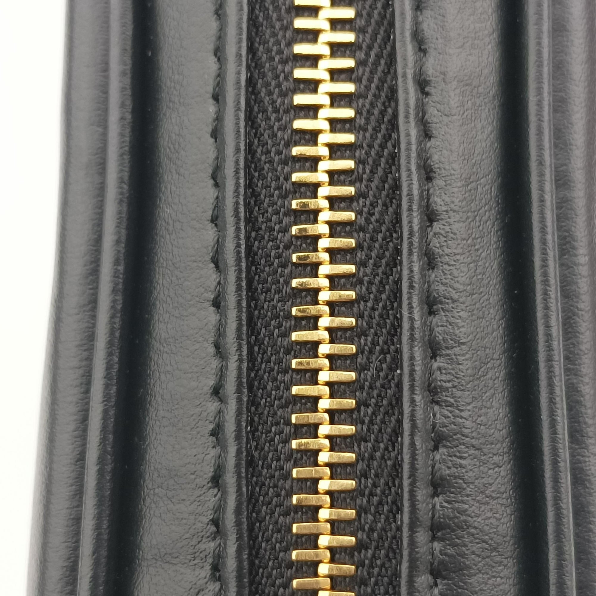 Vintage Miu Miu Logo belt Black leather  bum bag/waist bag | stylenewstar