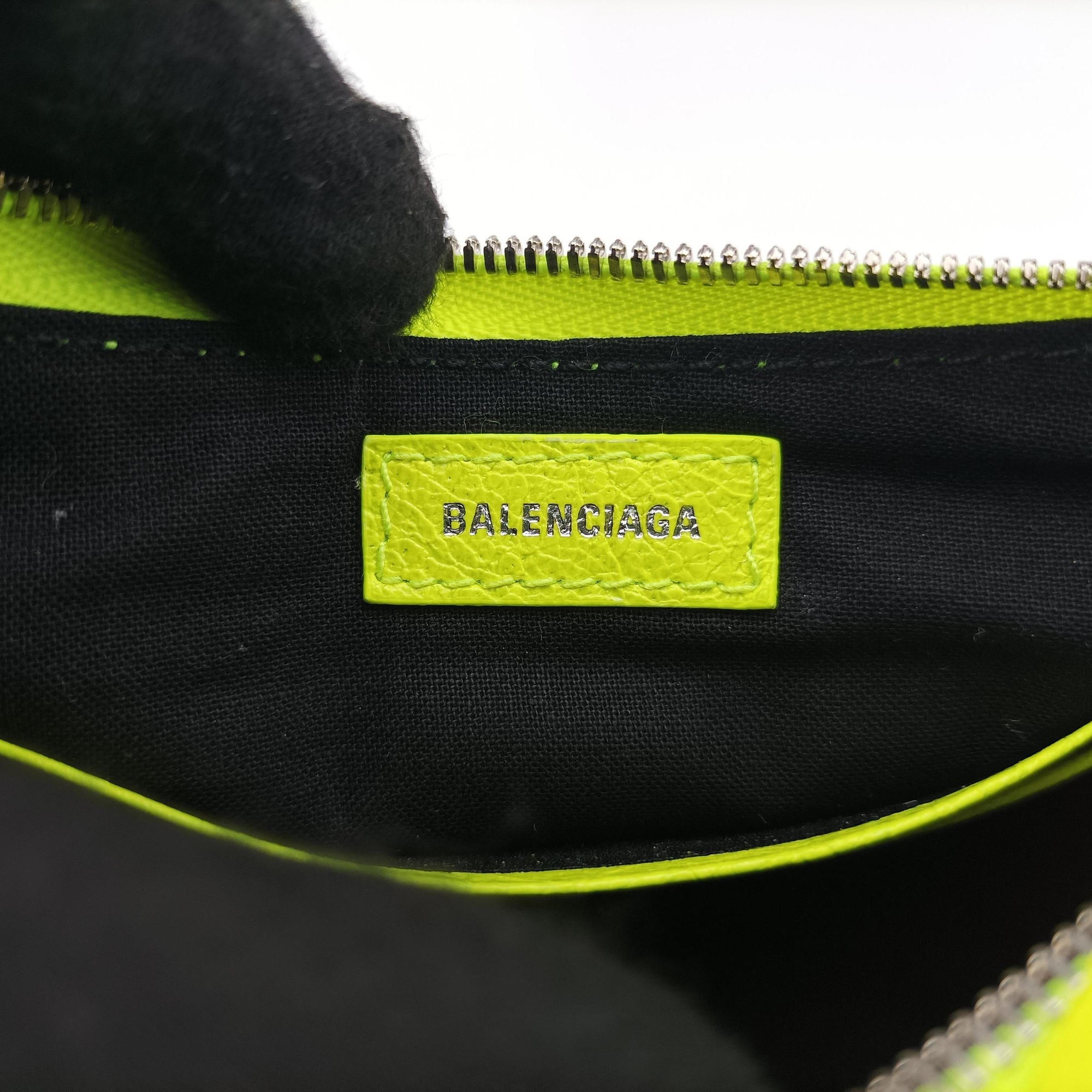 Pre-owned Balenciaga Le Cagole Green lambskin  shoulderbag | stylenewstar