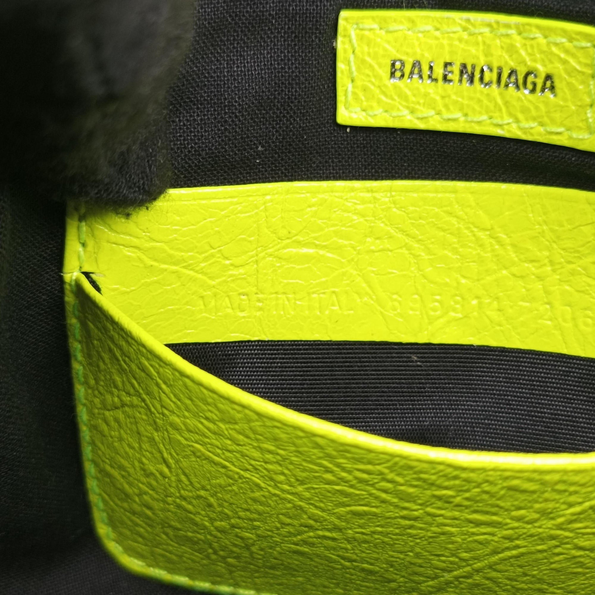 Pre-owned Balenciaga Le Cagole Green lambskin  shoulderbag | stylenewstar