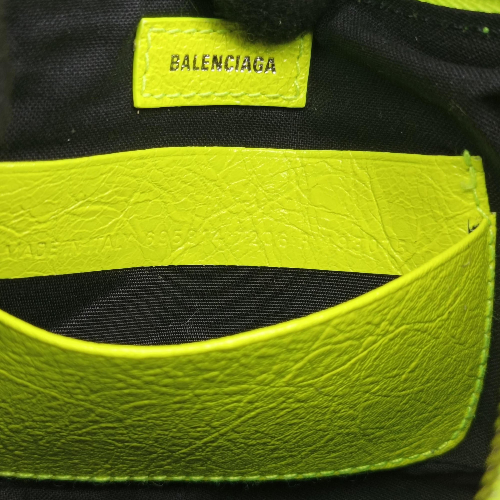 Pre-owned Balenciaga Le Cagole Green lambskin  shoulderbag | stylenewstar