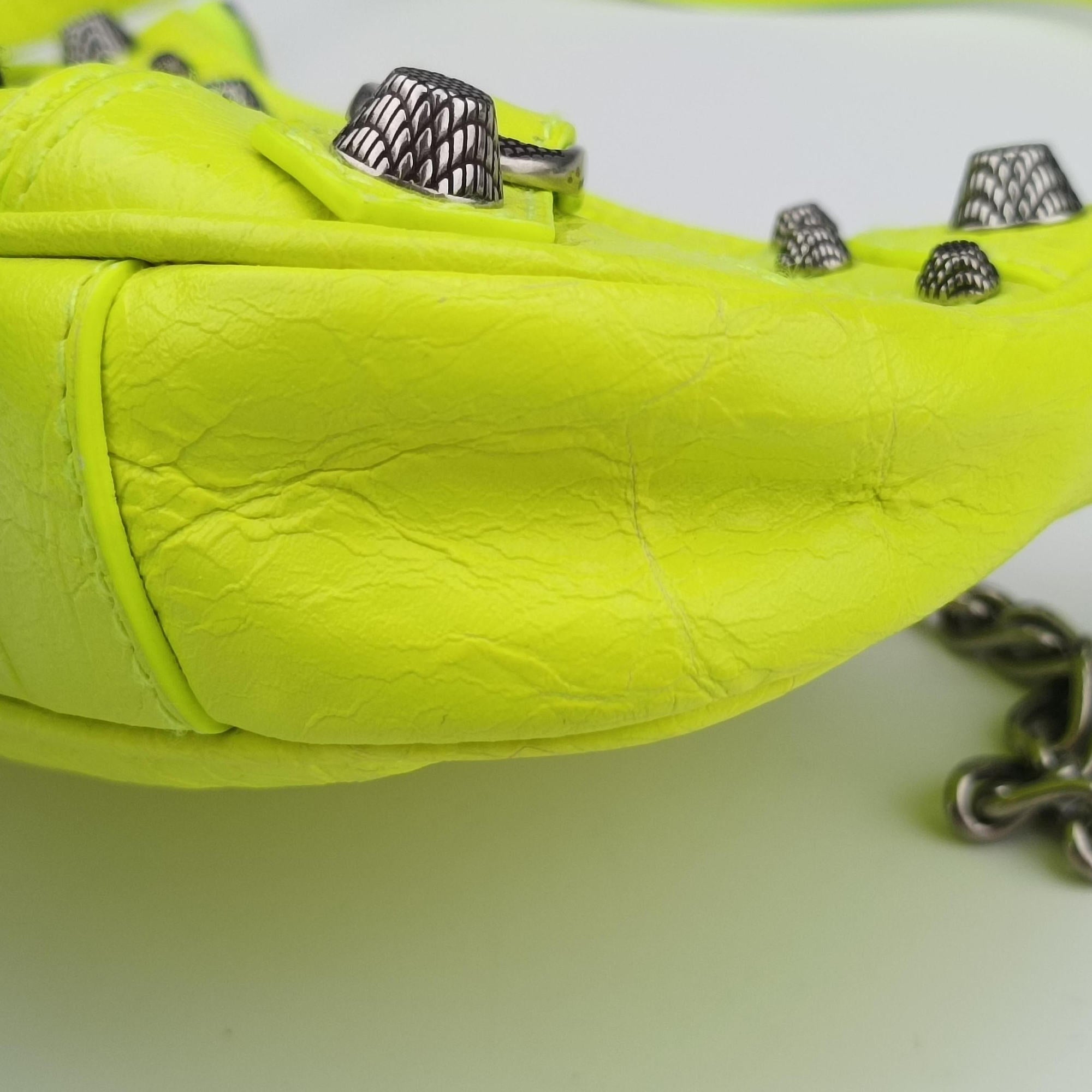 Pre-owned Balenciaga Le Cagole Green lambskin  shoulderbag | stylenewstar