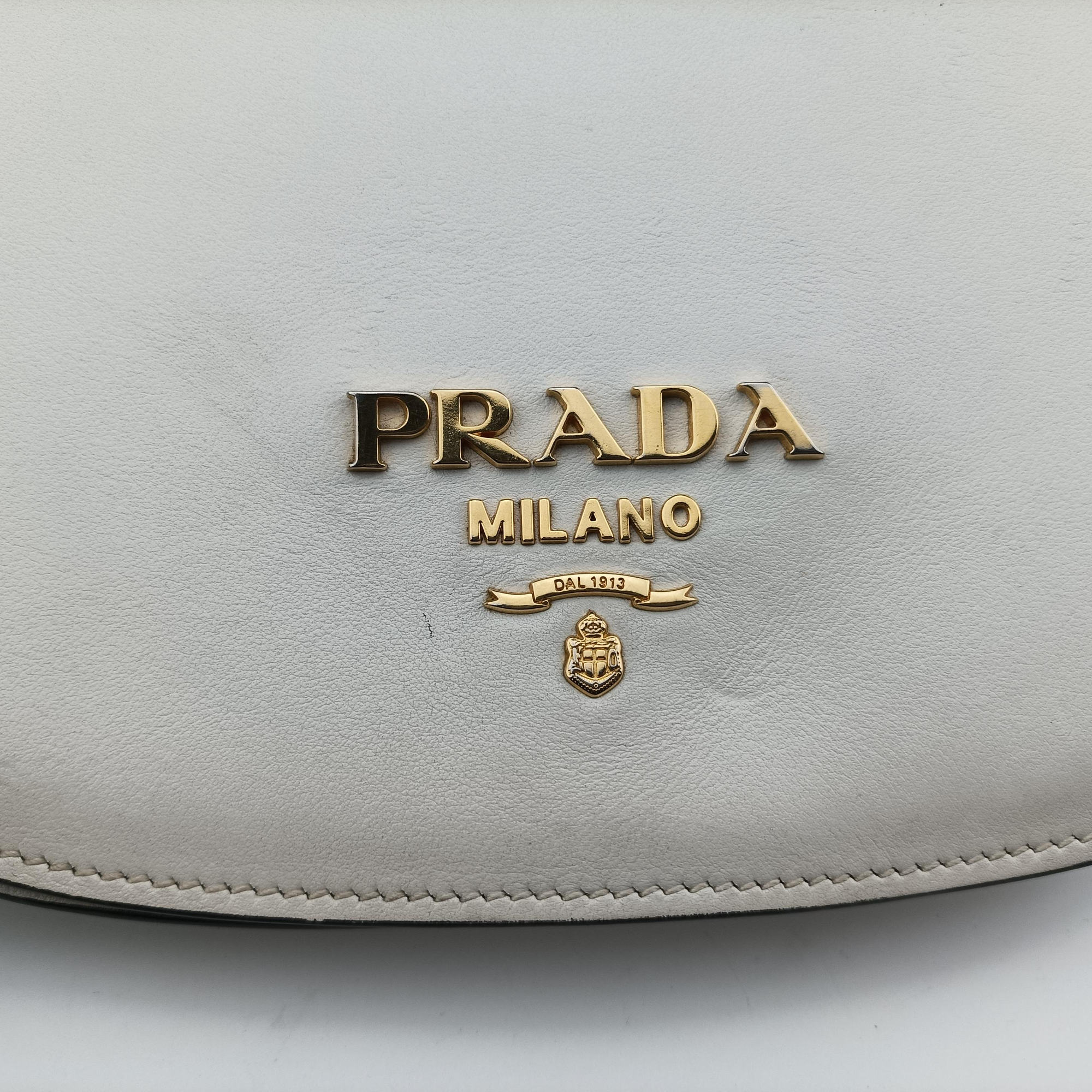 Pre-owned Prada pionniere White leather 1BD039 shoulderbag | stylenewstar