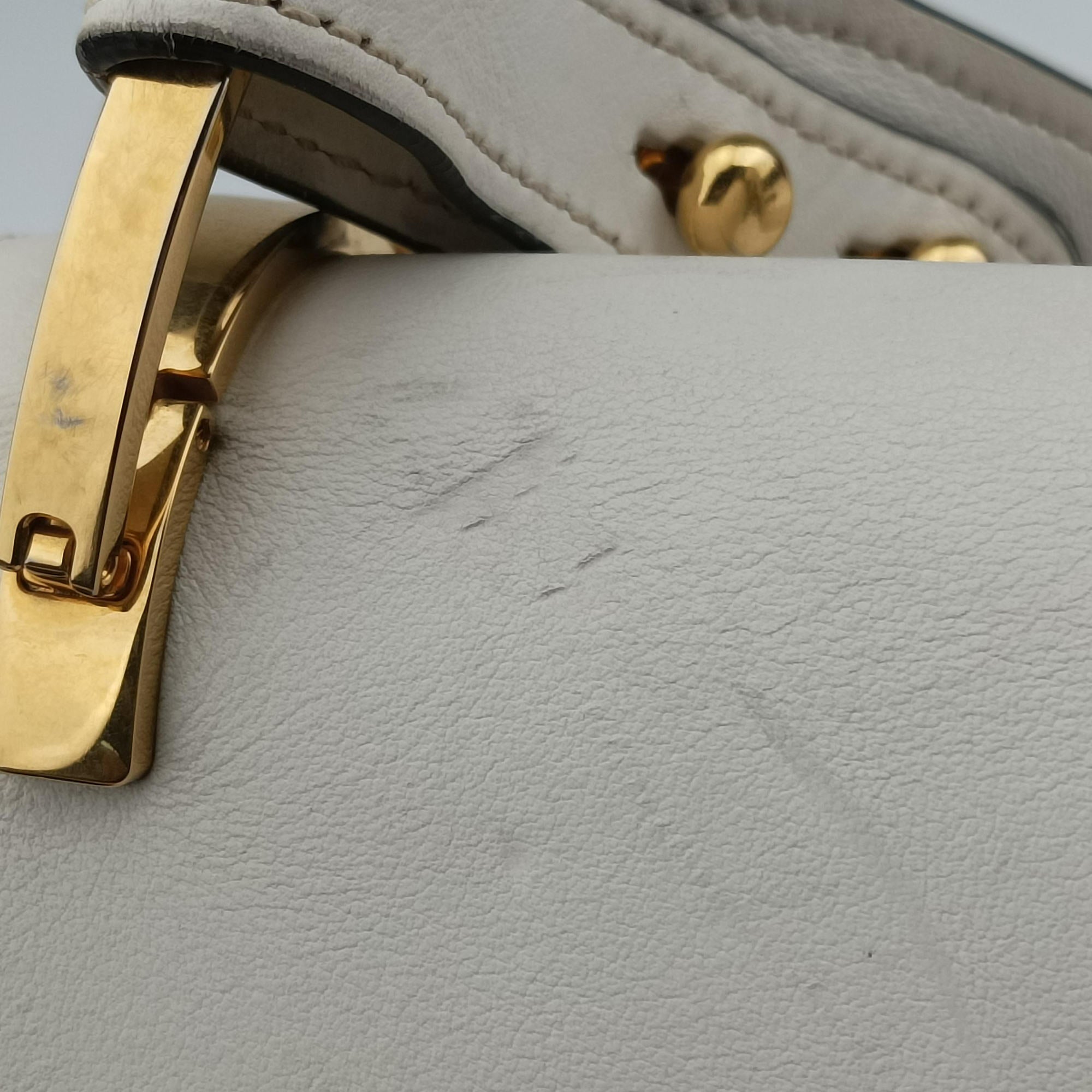 Pre-owned Prada pionniere White leather 1BD039 shoulderbag | stylenewstar