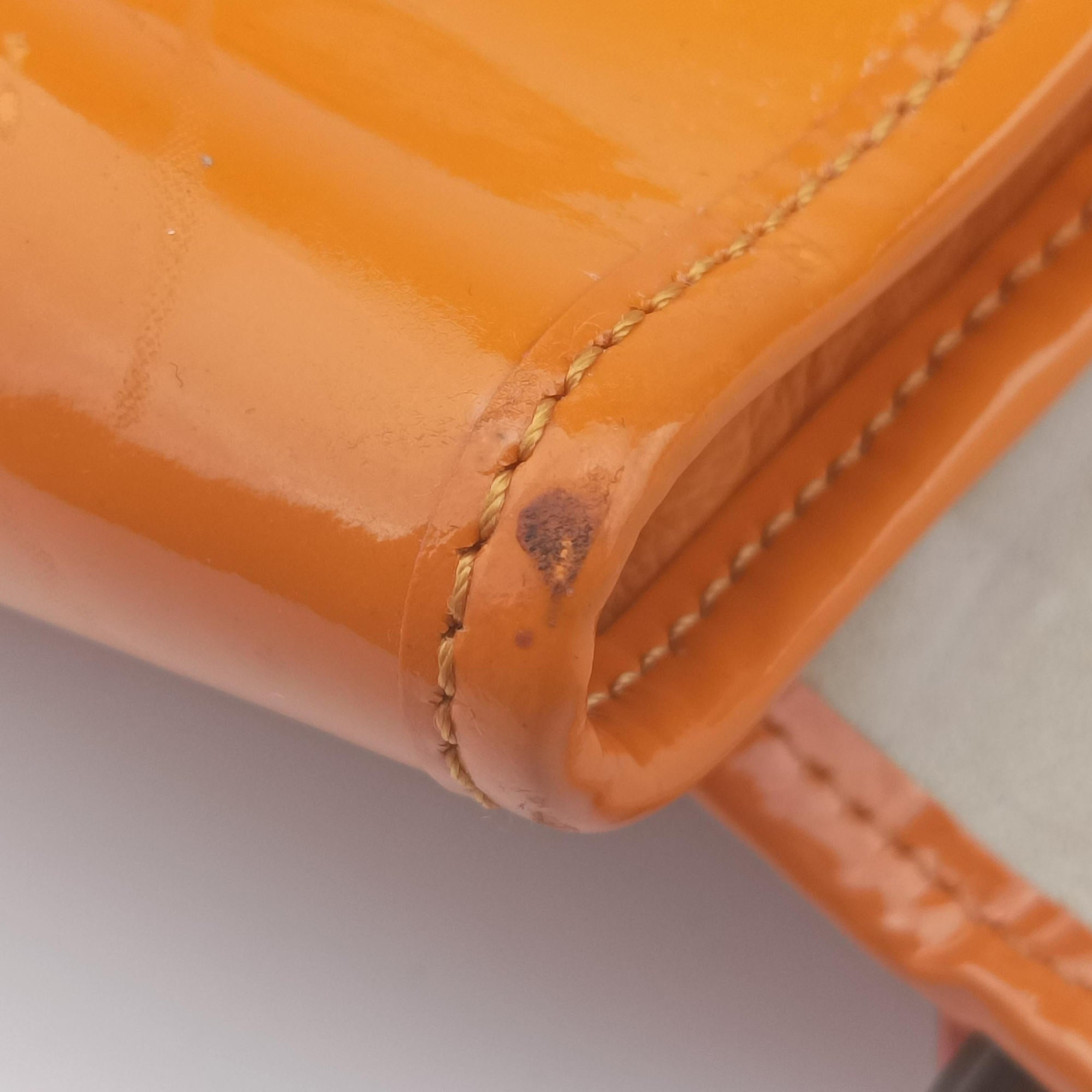 Pre-owned Fendi B Bag Orange Patent 8BN165 handbag | stylenewstar