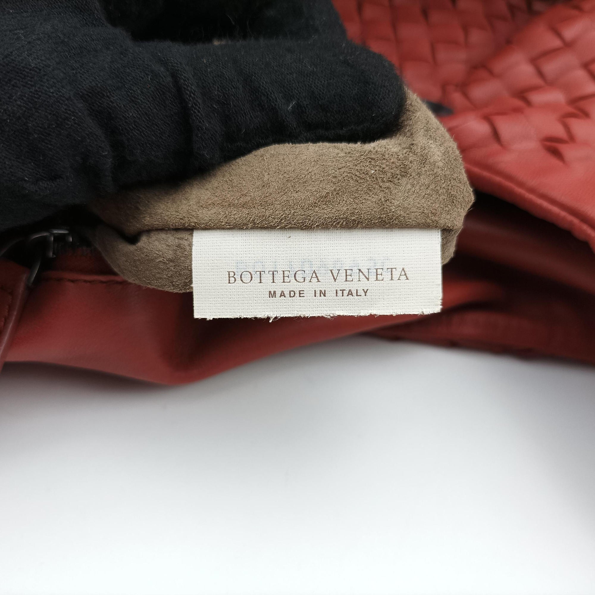 Secondhand Bottega Veneta CAMPANA Intrecciato Maroon lambskin  shoulderbag | stylenewstar
