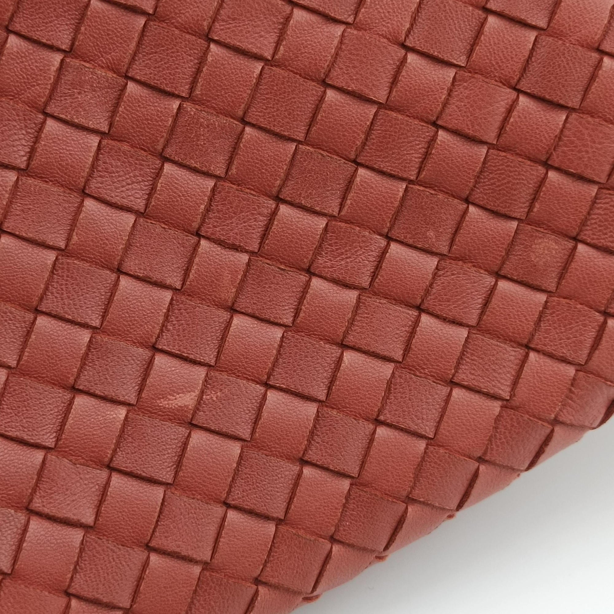Secondhand Bottega Veneta CAMPANA Intrecciato Maroon lambskin  shoulderbag | stylenewstar