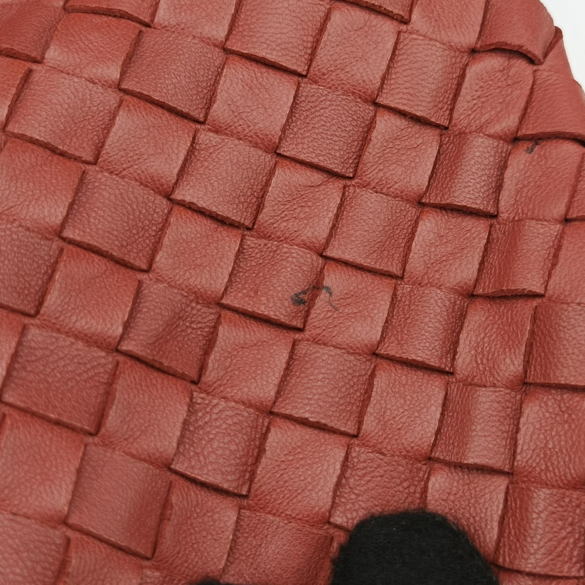 Secondhand Bottega Veneta CAMPANA Intrecciato Maroon lambskin  shoulderbag | stylenewstar