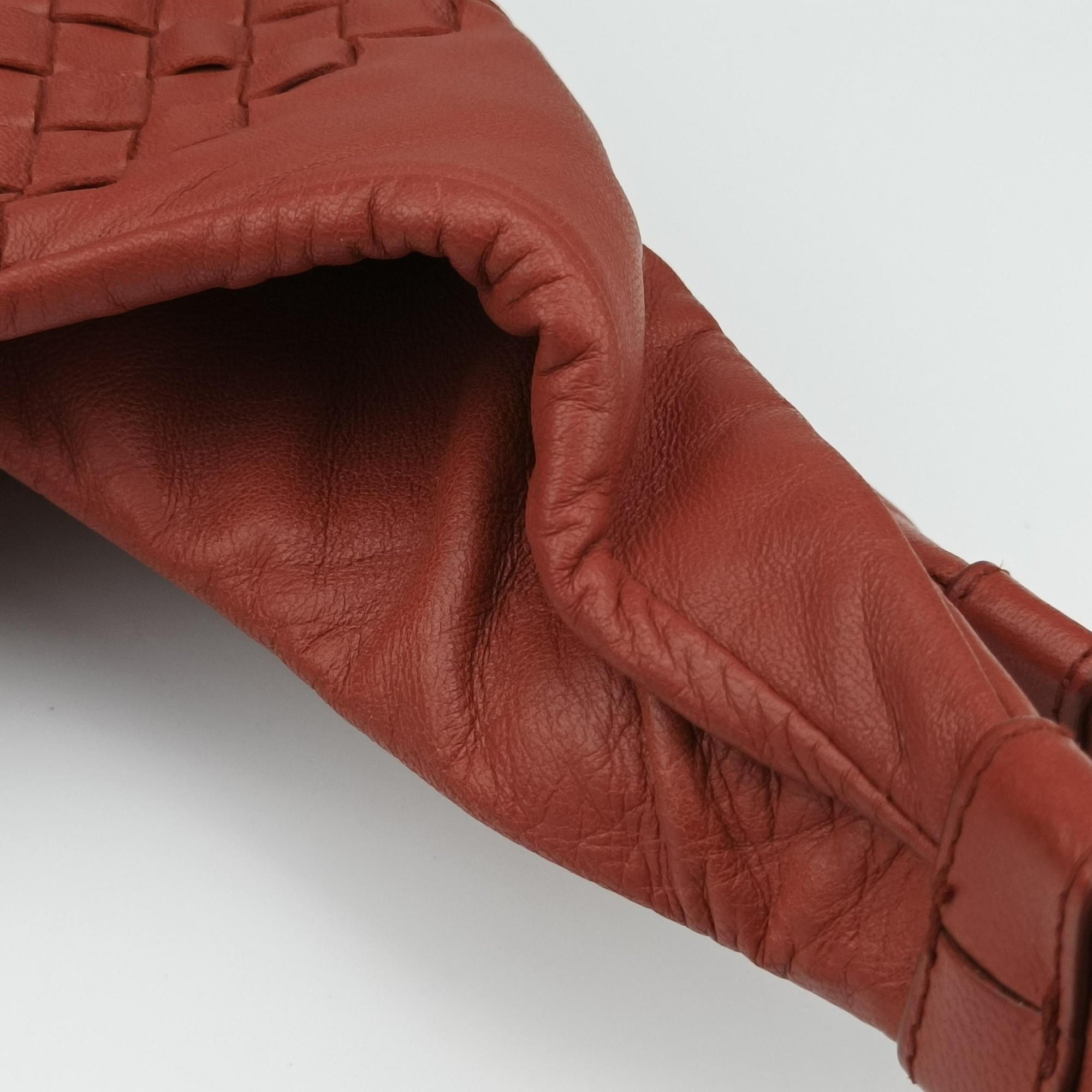 Secondhand Bottega Veneta CAMPANA Intrecciato Maroon lambskin  shoulderbag | stylenewstar