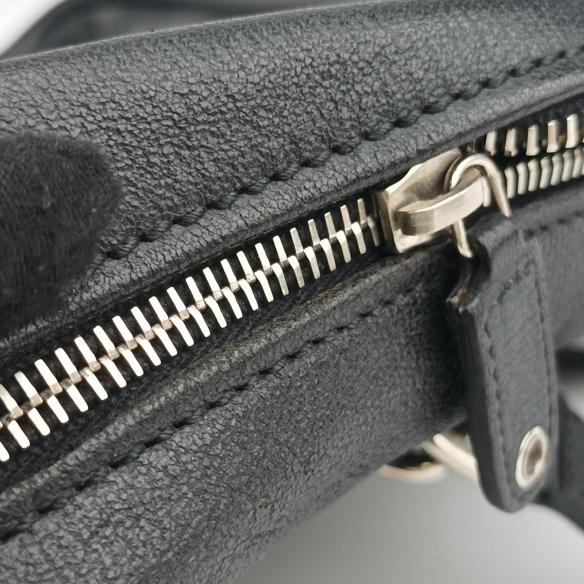 Pre-owned Yves Saint Laurent business Black Leather  handbag | stylenewstar