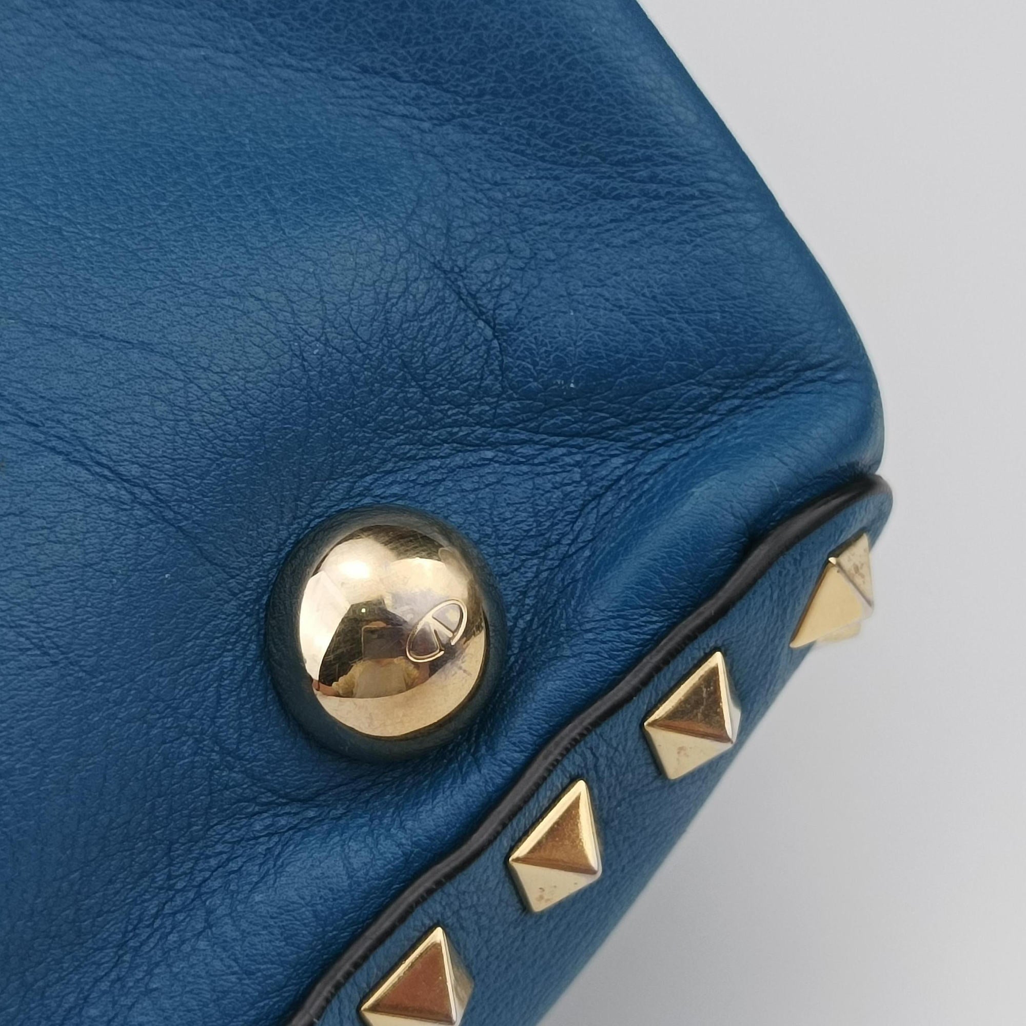 Pre-owned Valentino Rockstud Blue Leather  shoulderbag | stylenewstar