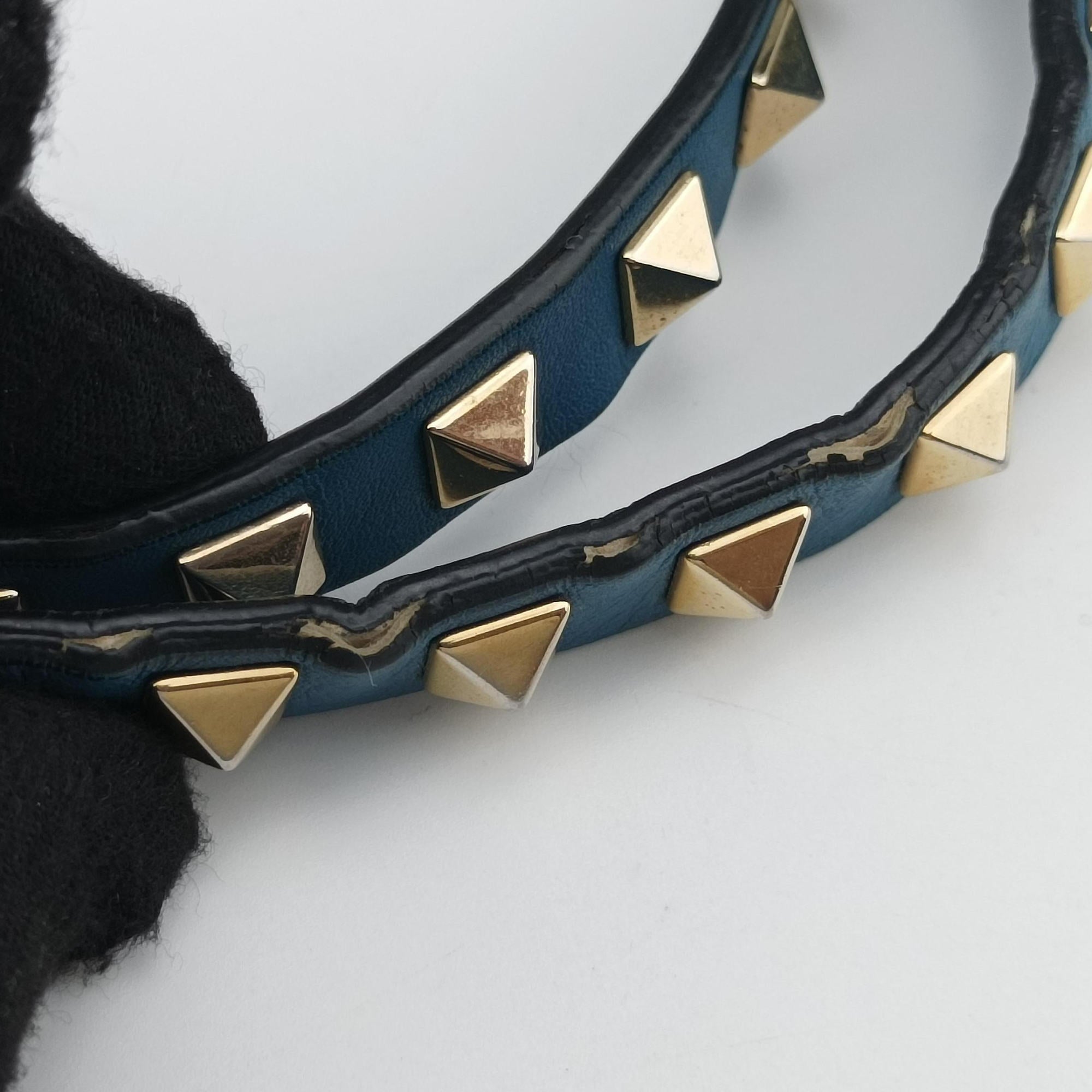 Pre-owned Valentino Rockstud Blue Leather  shoulderbag | stylenewstar