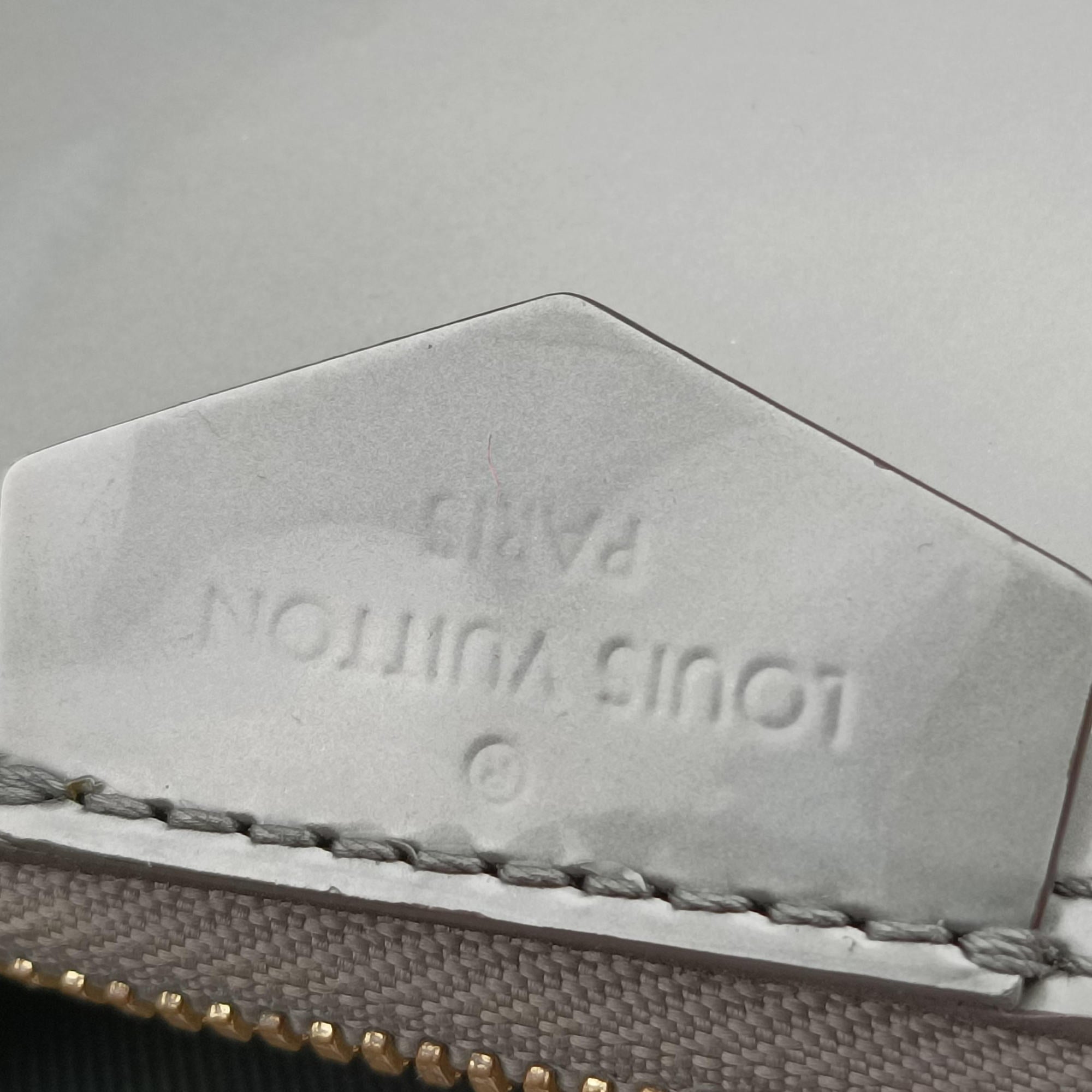 Pre-owned Louis Vuitton Alma mini chain Silver Vernis M52748 shoulderbag | stylenewstar