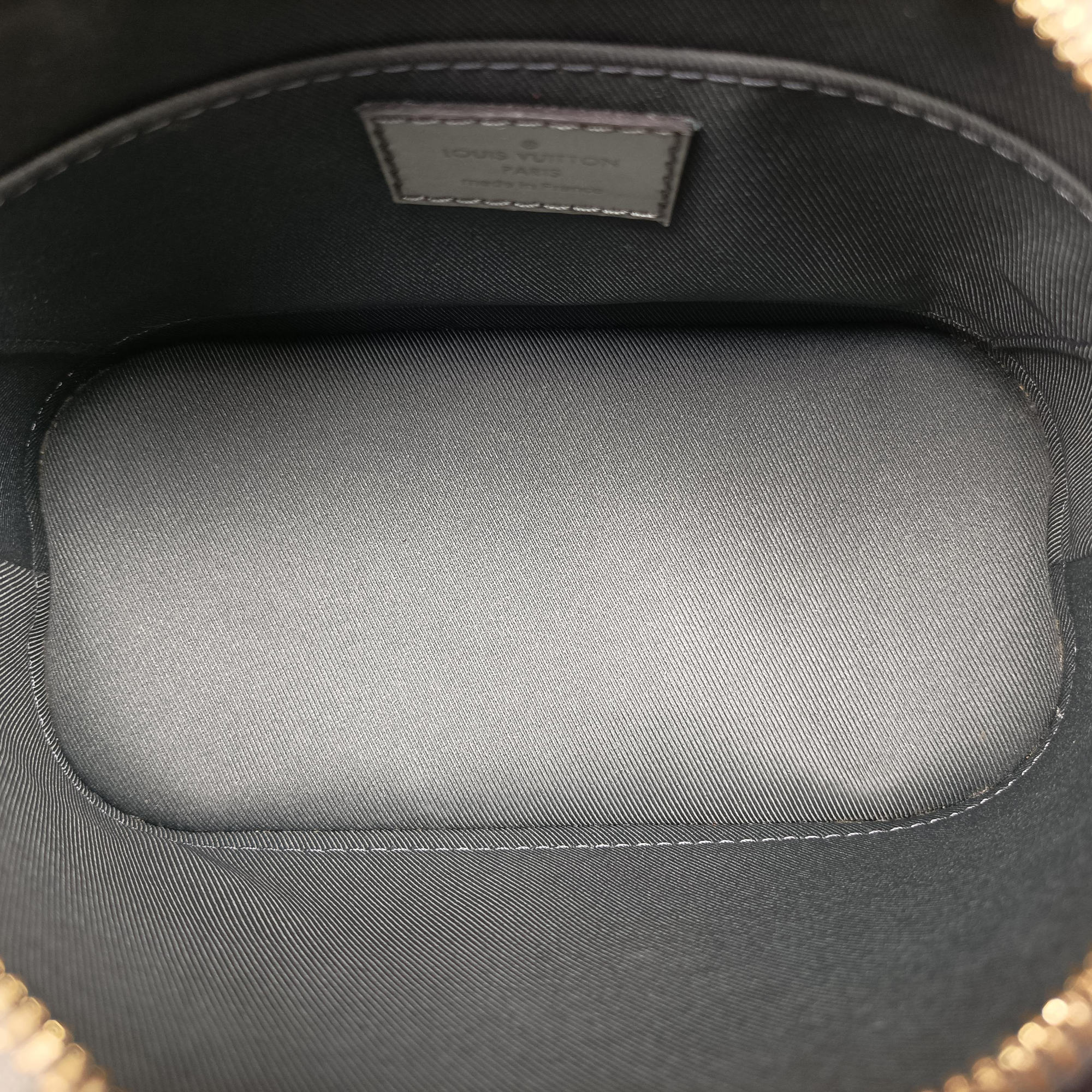 Pre-owned Louis Vuitton Alma mini chain Silver Vernis M52748 shoulderbag | stylenewstar
