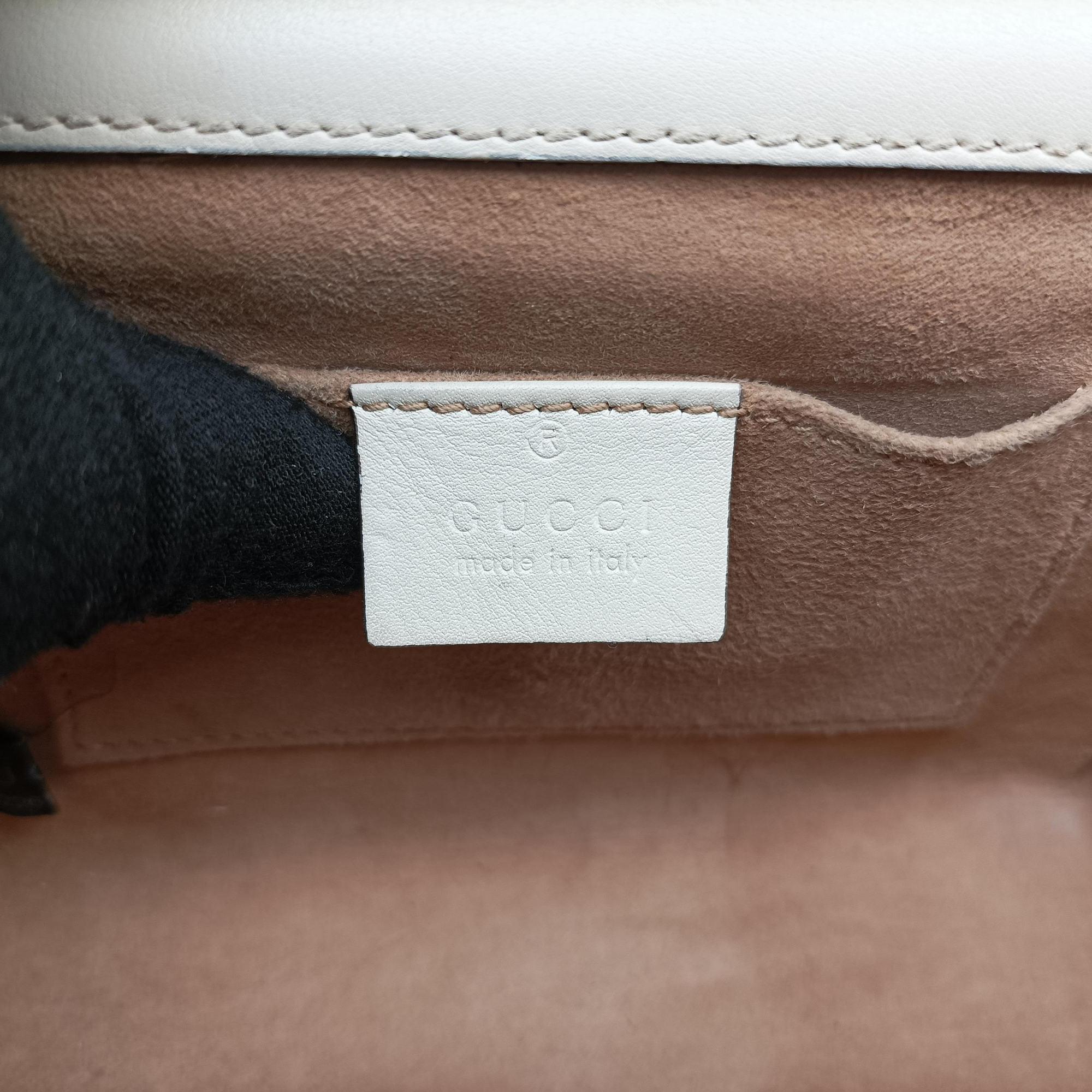Pre-owned Gucci Padlock White Leather 432182 shoulderbag | stylenewstar