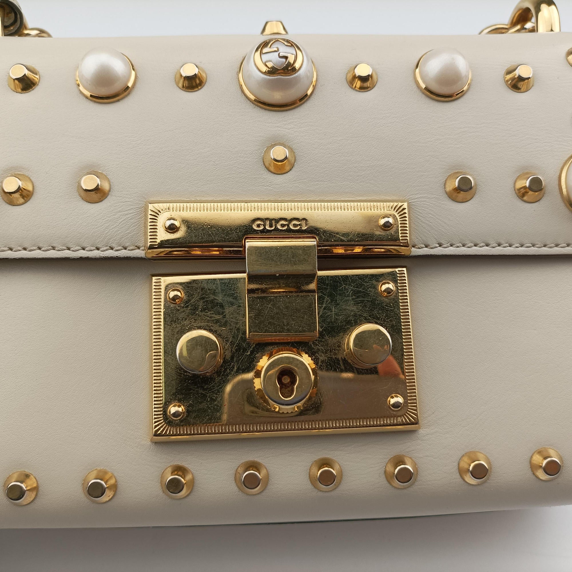Pre-owned Gucci Padlock White Leather 432182 shoulderbag | stylenewstar