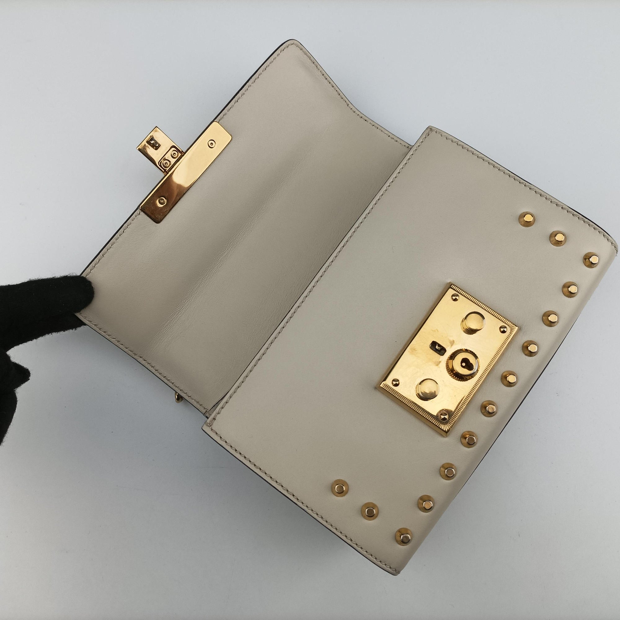 Pre-owned Gucci Padlock White Leather 432182 shoulderbag | stylenewstar
