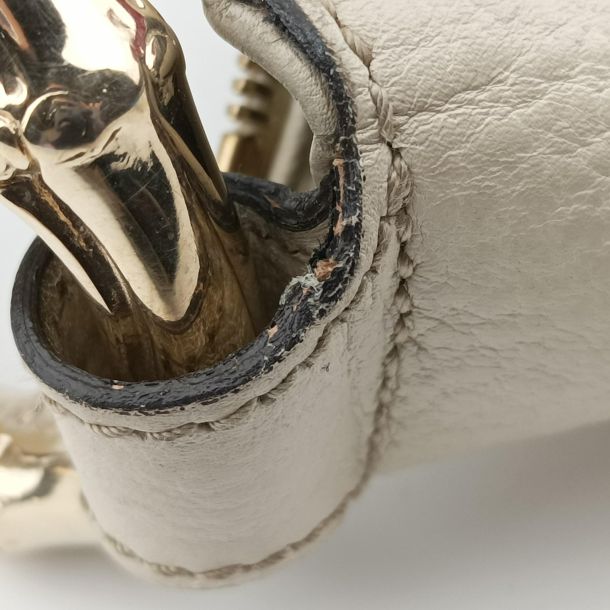Pre-owned Gucci Bamboo Ring Hobo White Leather 211519 handbag | stylenewstar