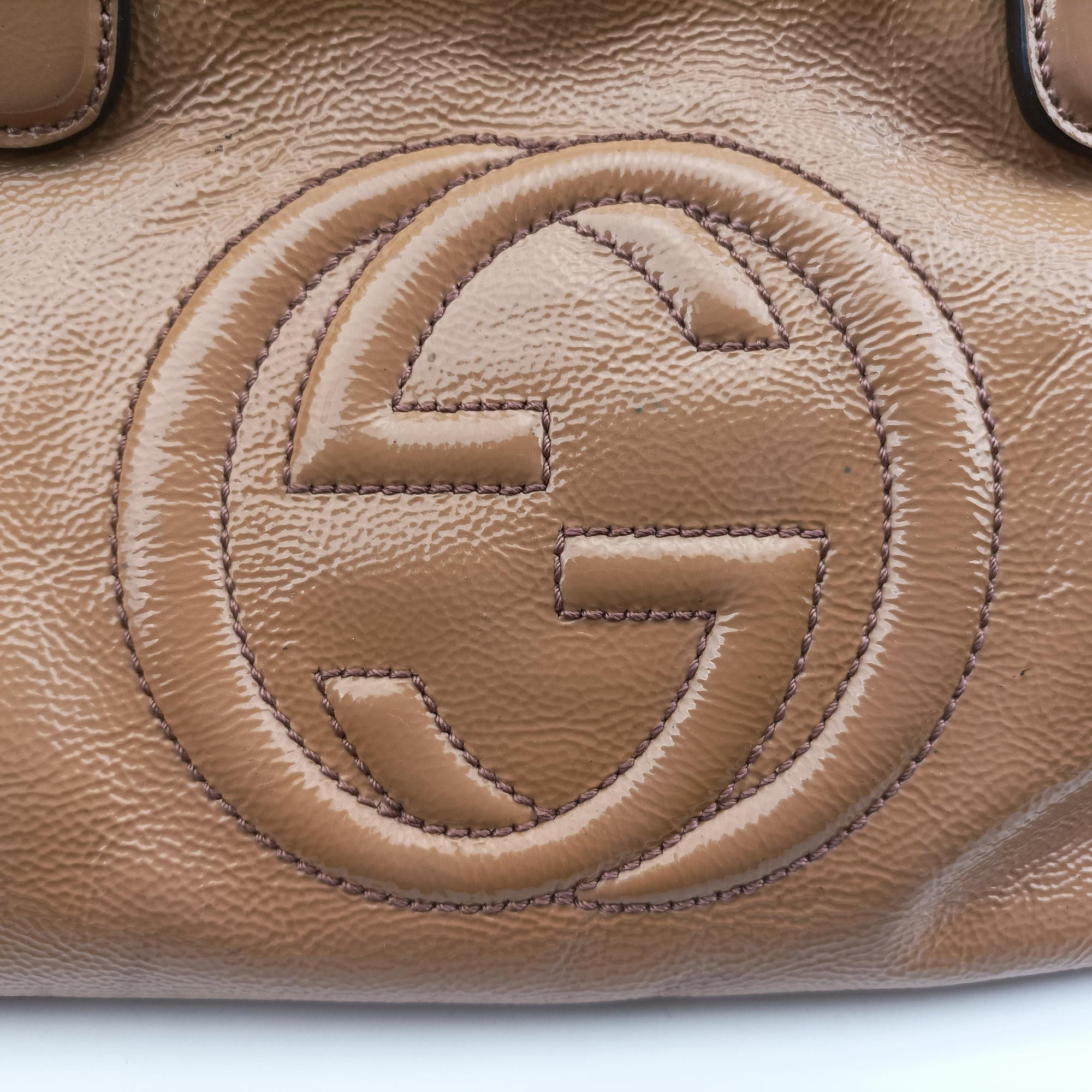 Pre-owned Gucci Soho Beige Patent Leather 308362 shoulderbag | stylenewstar