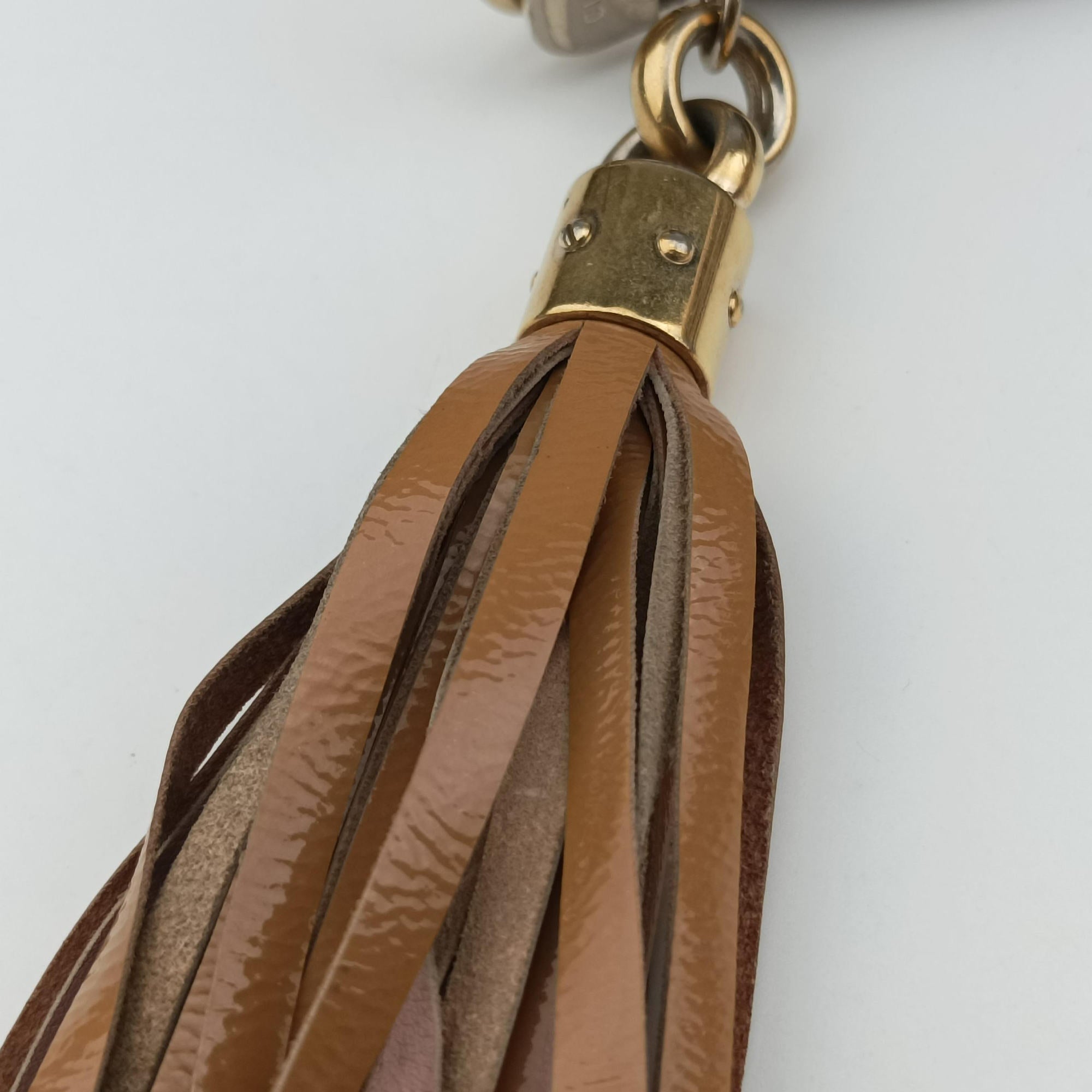 Pre-owned Gucci Soho Beige Patent Leather 308362 shoulderbag | stylenewstar