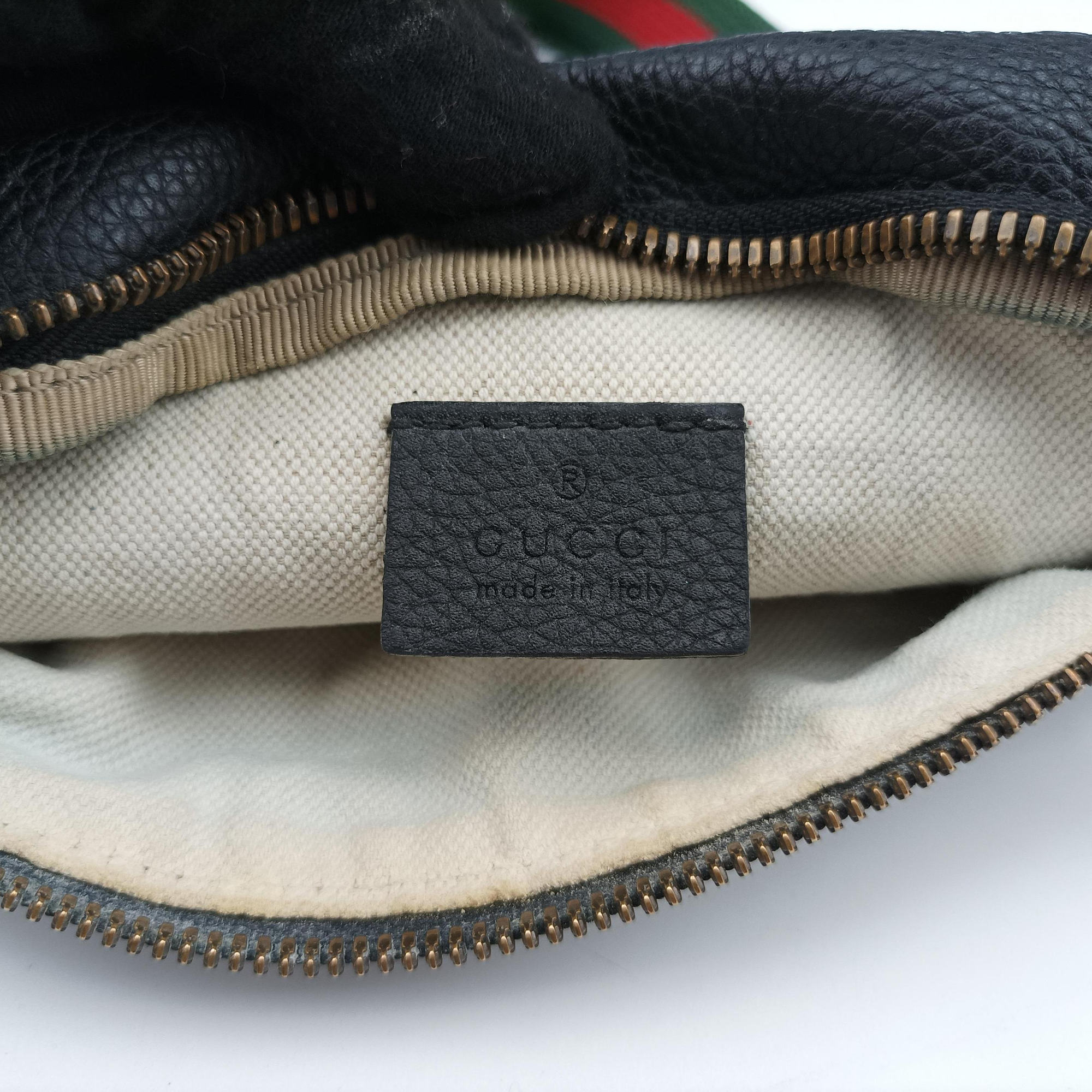 Pre-owned Gucci Gucci Print Black Leather 527792 bum bag/waist bag | stylenewstar