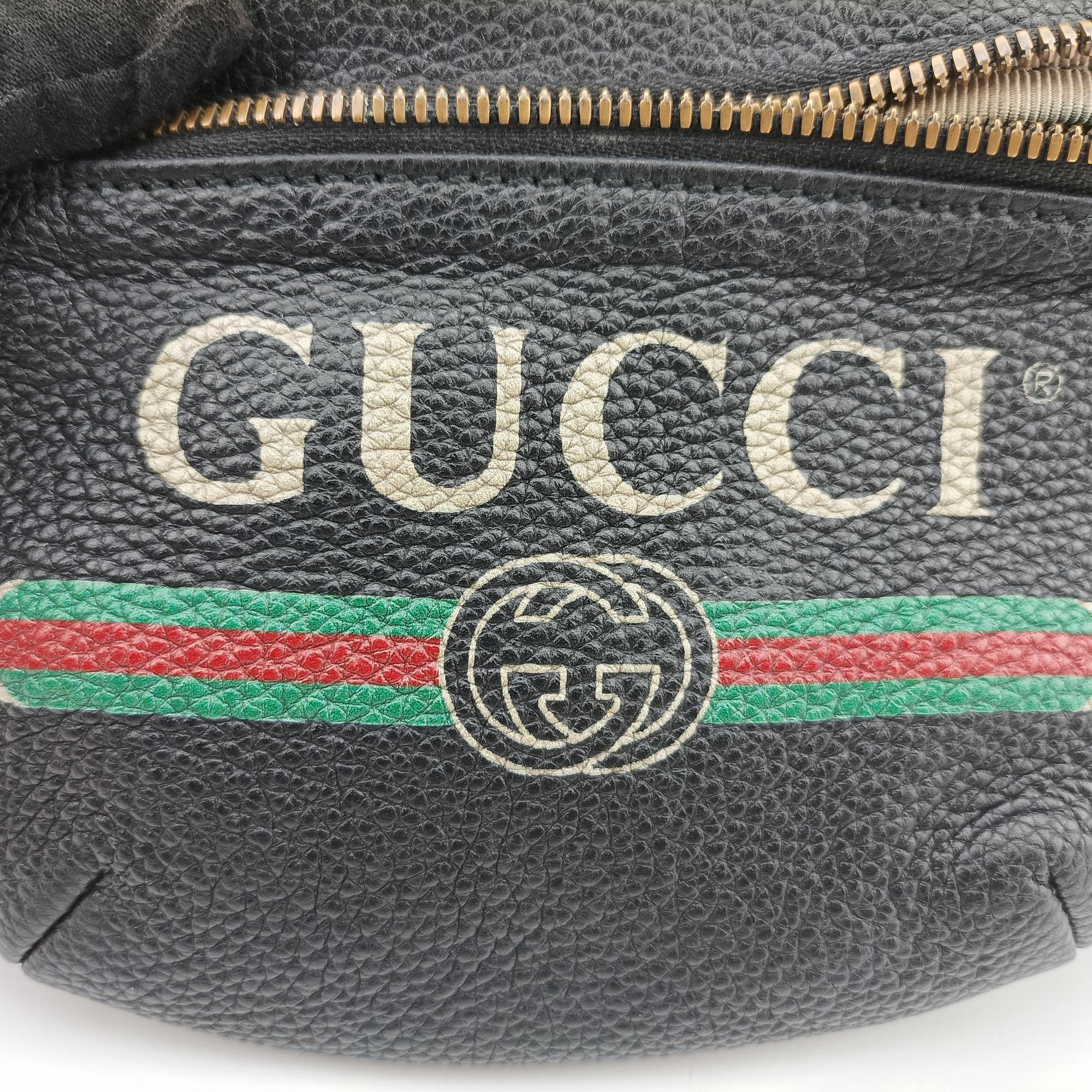 Pre-owned Gucci Gucci Print Black Leather 527792 bum bag/waist bag | stylenewstar