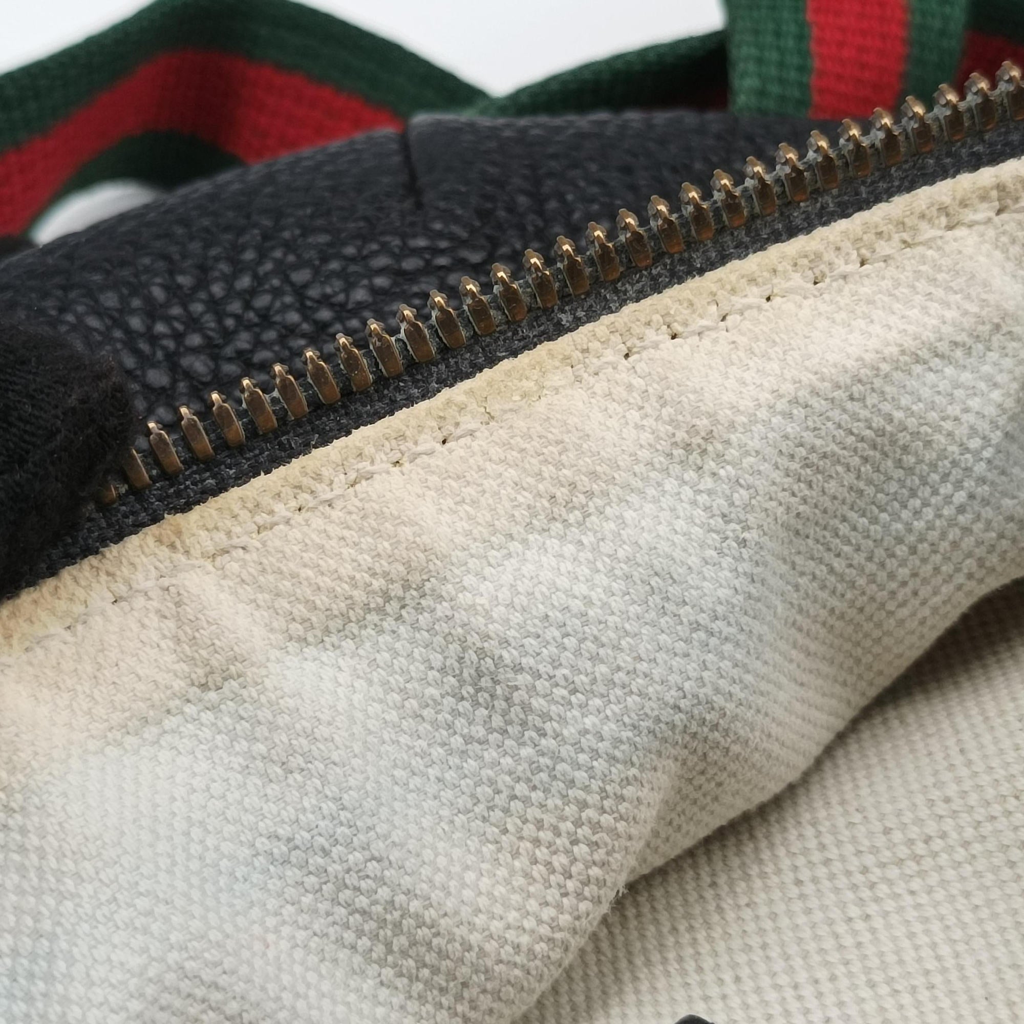 Pre-owned Gucci Gucci Print Black Leather 527792 bum bag/waist bag | stylenewstar