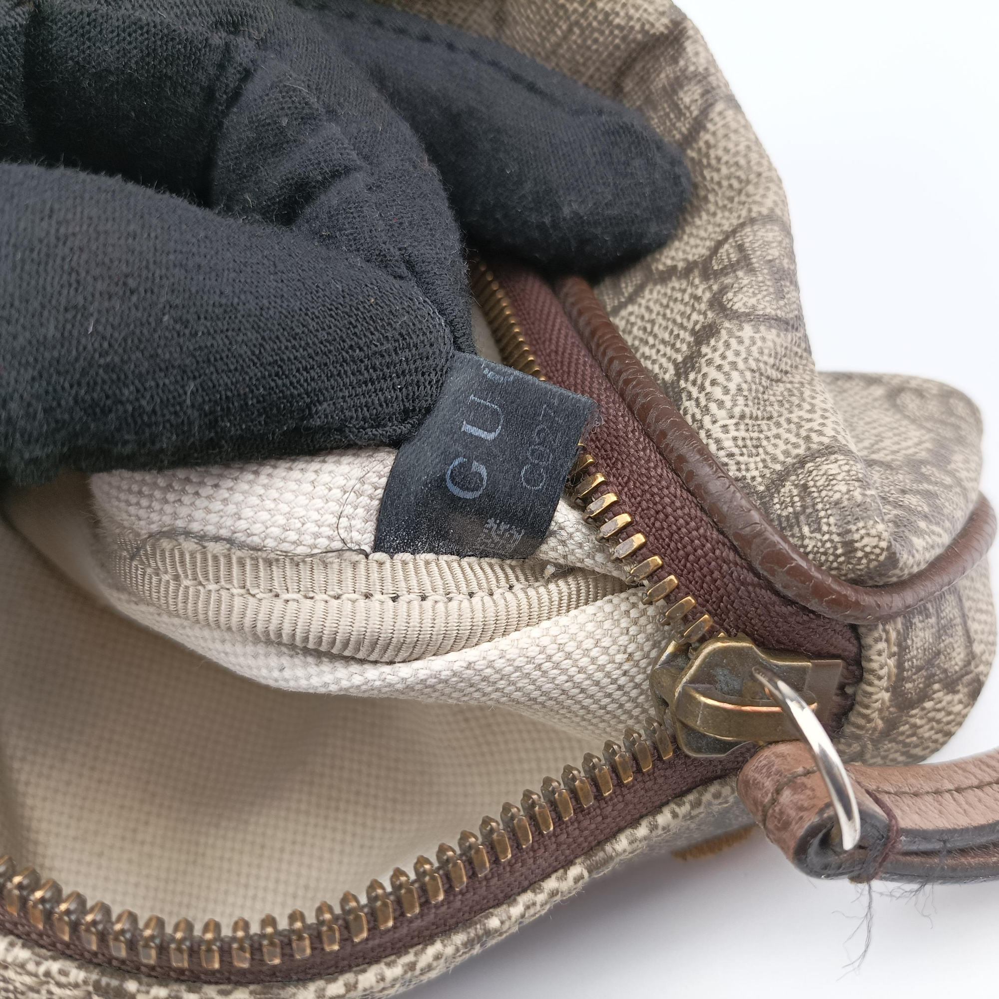 Pre-owned Gucci GG Supreme Courrier beige×Multi PVC coated canvas 529711 bum bag/waist bag | stylenewstar