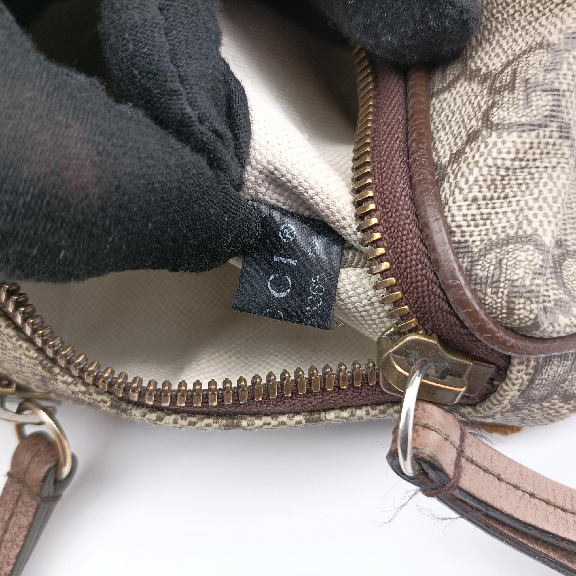 Pre-owned Gucci GG Supreme Courrier beige×Multi PVC coated canvas 529711 bum bag/waist bag | stylenewstar
