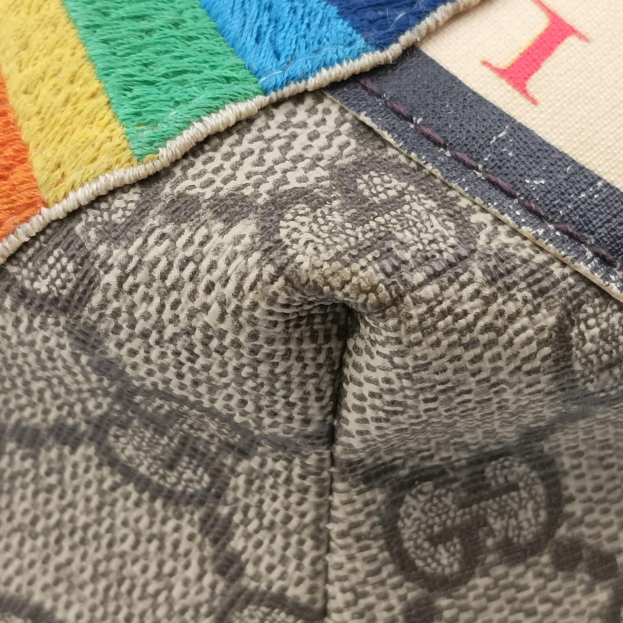 Pre-owned Gucci GG Supreme Courrier beige×Multi PVC coated canvas 529711 bum bag/waist bag | stylenewstar