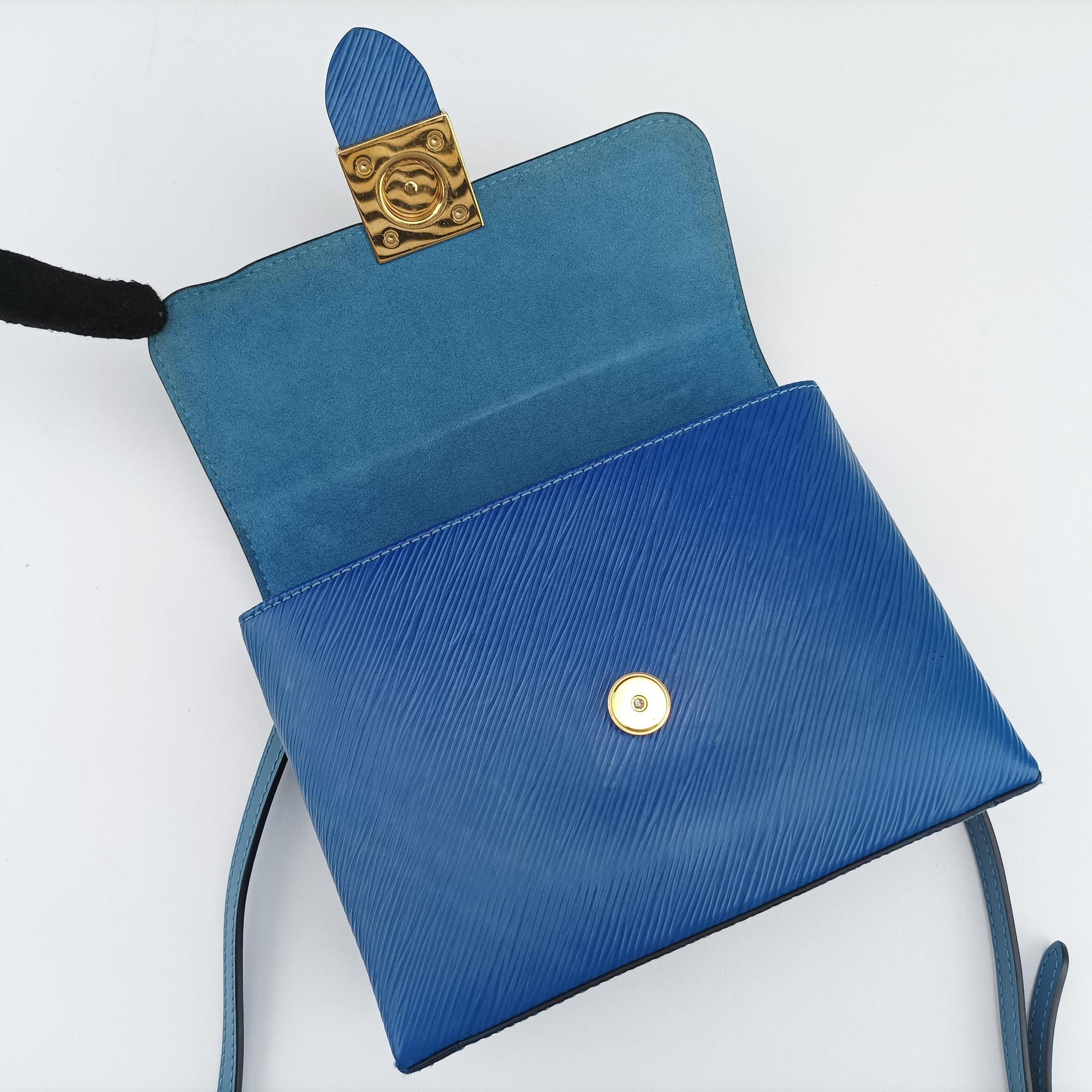 Secondhand Louis Vuitton Locky BB BLEU JEAN Epi M53159 shoulderbag | stylenewstar