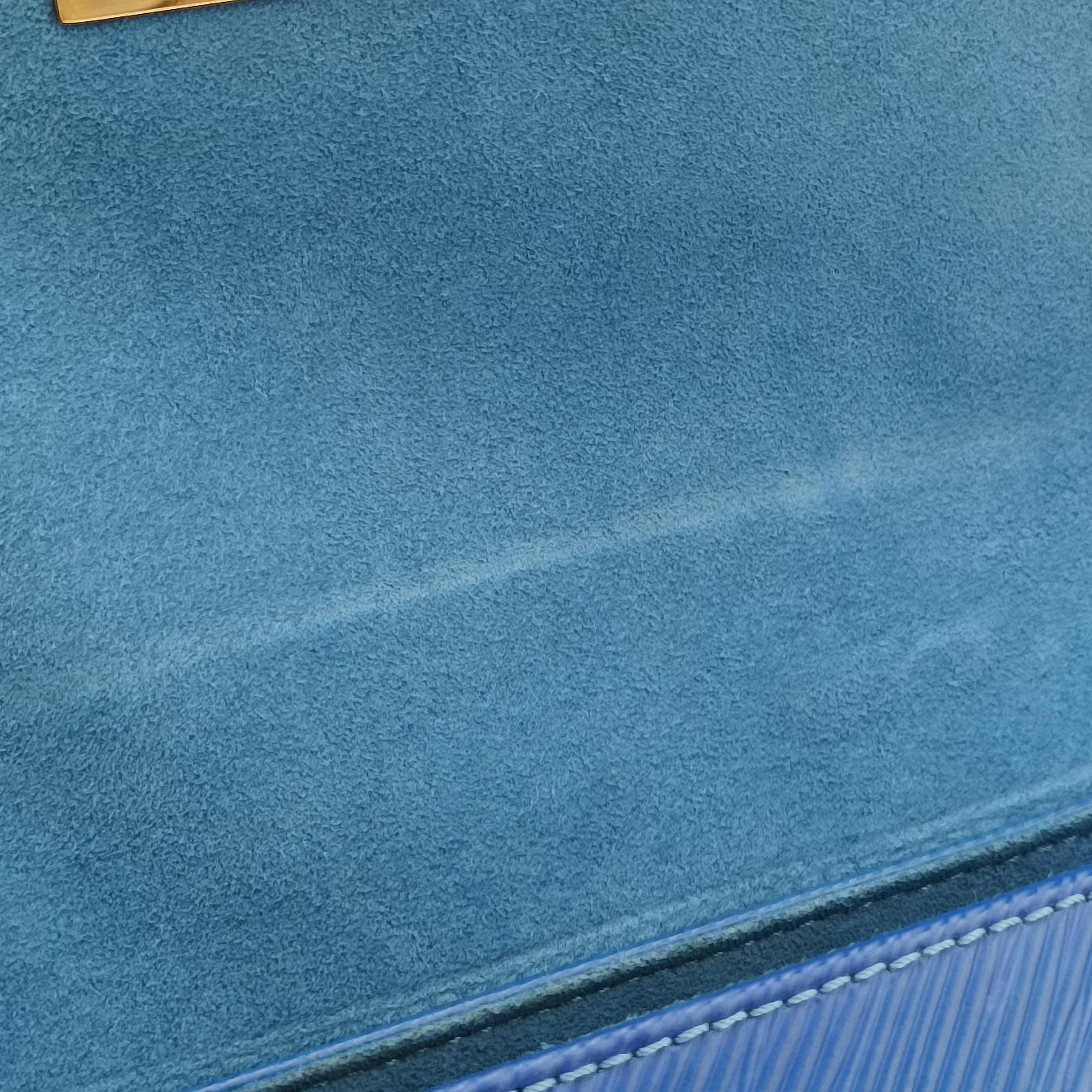 Secondhand Louis Vuitton Locky BB BLEU JEAN Epi M53159 shoulderbag | stylenewstar