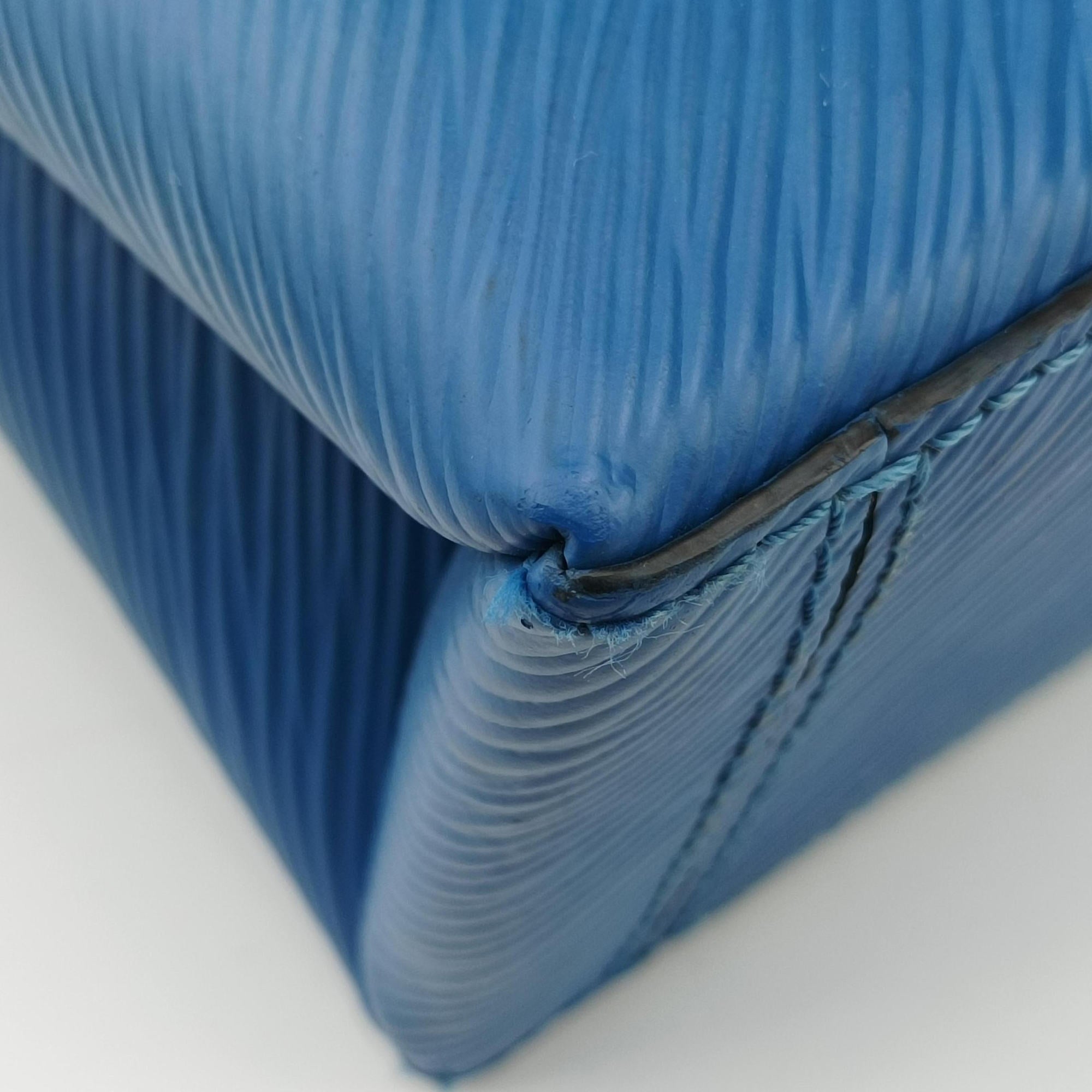 Secondhand Louis Vuitton Locky BB BLEU JEAN Epi M53159 shoulderbag | stylenewstar