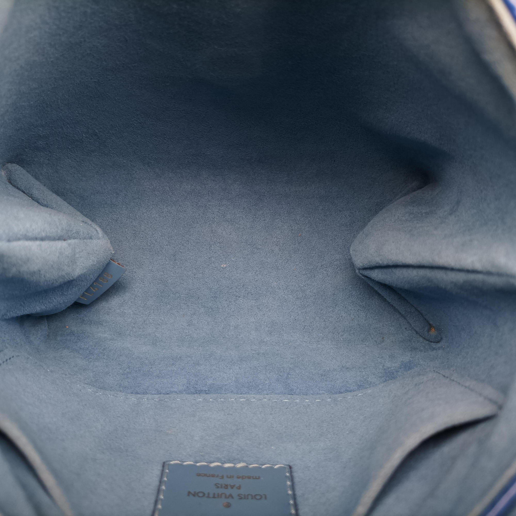 Secondhand Louis Vuitton Locky BB BLEU JEAN Epi M53159 shoulderbag | stylenewstar