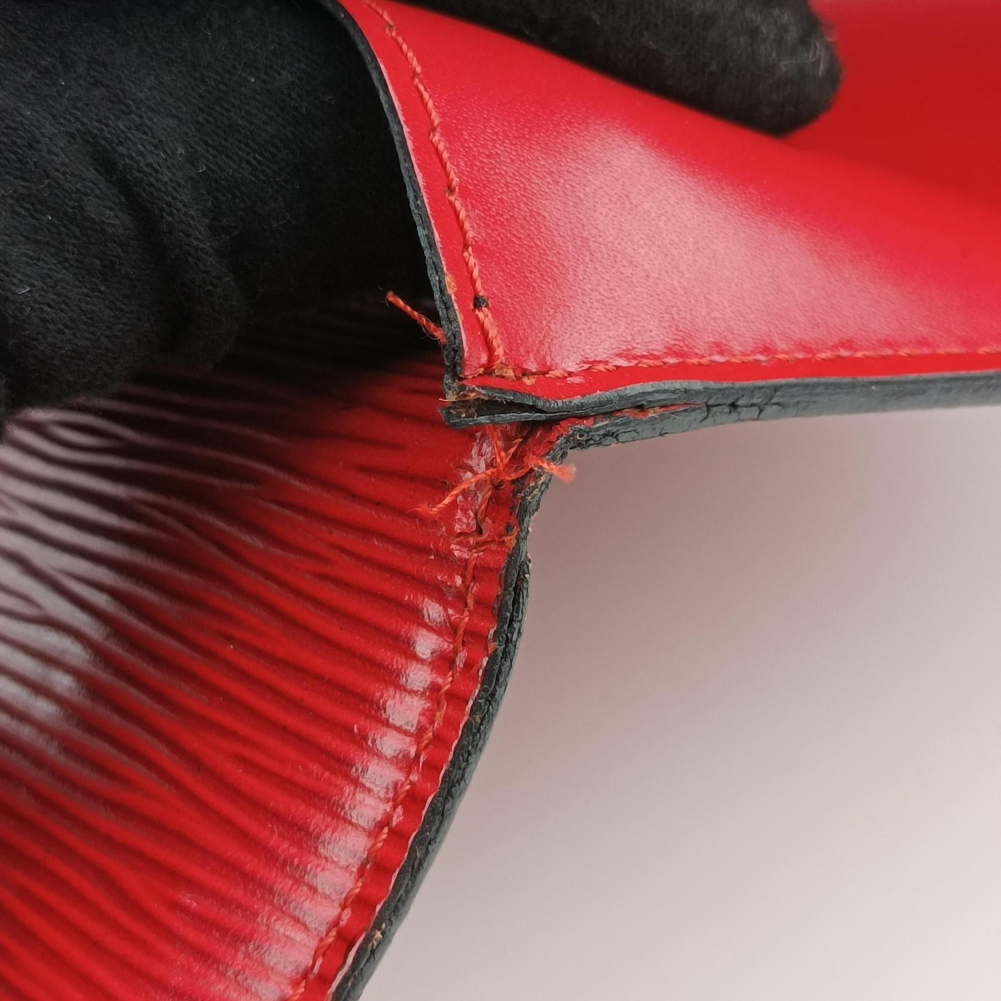Secondhand Louis Vuitton MONCEAU Castilian Red Epi M52122 shoulderbag | stylenewstar