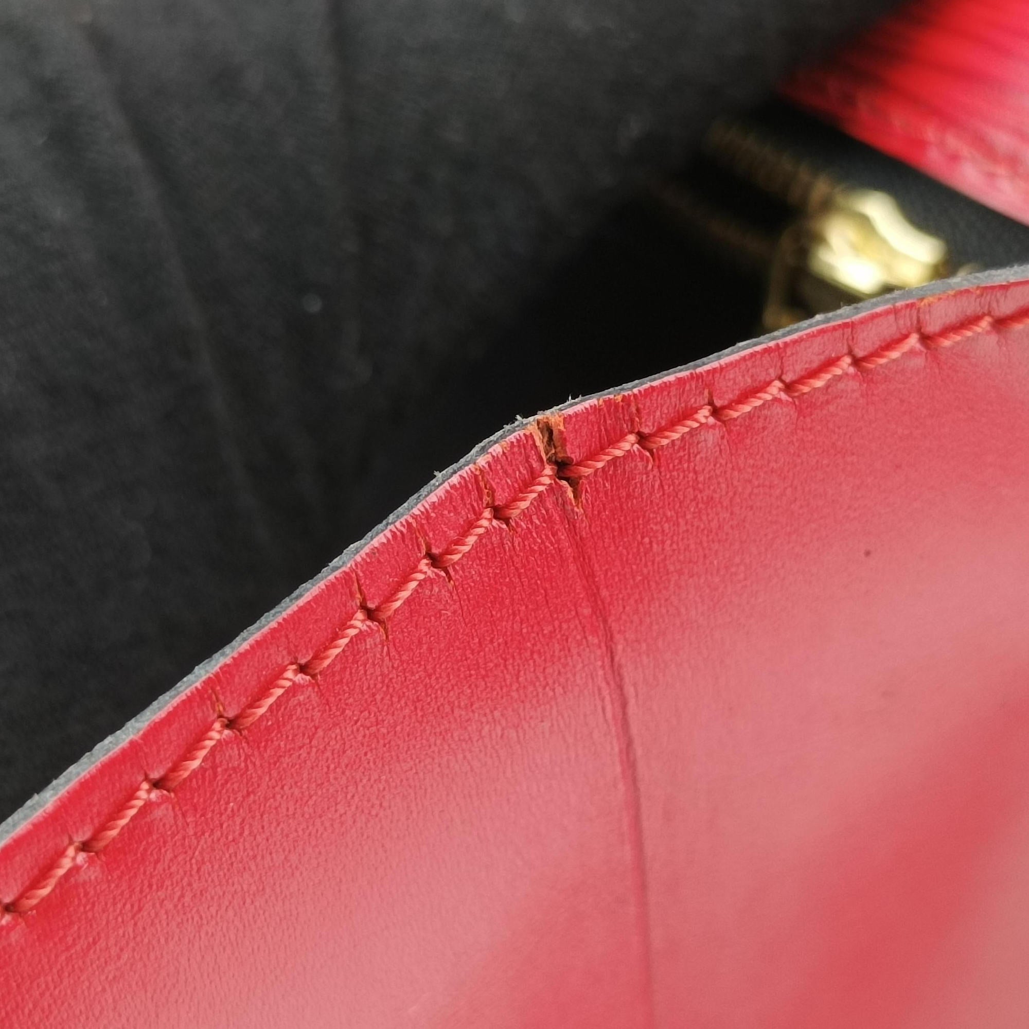 Secondhand Louis Vuitton MONCEAU Castilian Red Epi M52122 shoulderbag | stylenewstar