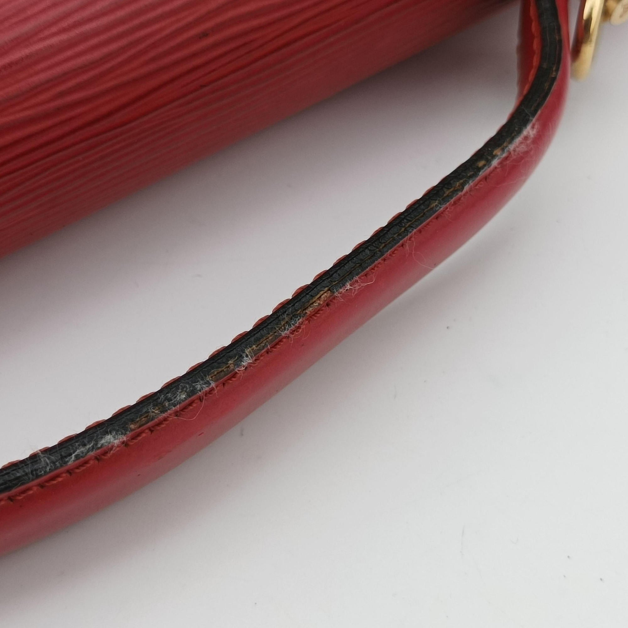 Secondhand Louis Vuitton MONCEAU Castilian Red Epi M52122 shoulderbag | stylenewstar
