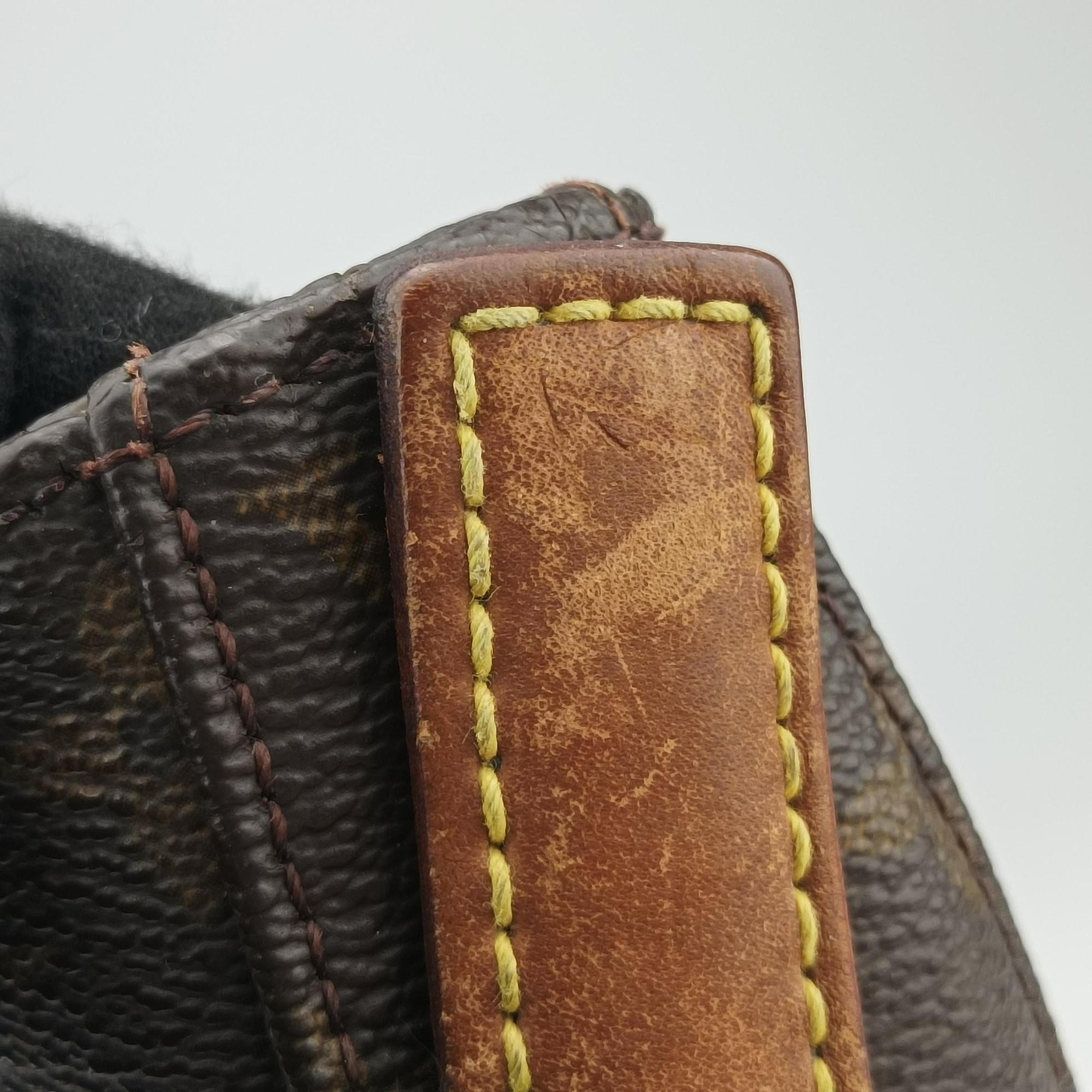 Secondhand Louis Vuitton LOOPING GM Brown Monogram Canvas M51145 shoulderbag | stylenewstar