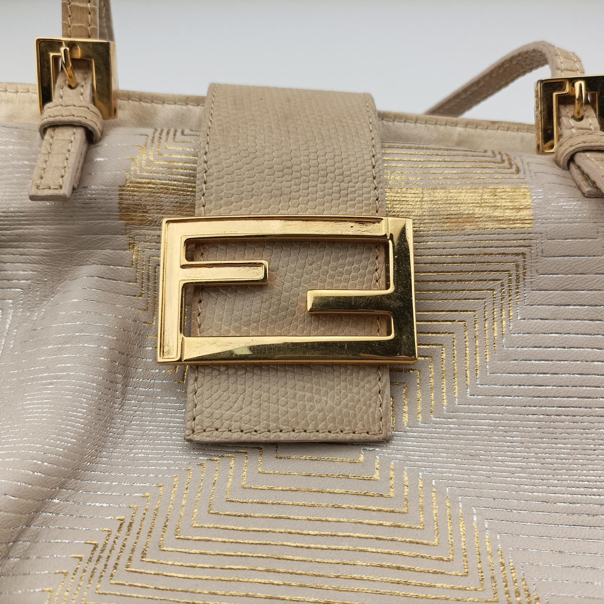 Pre-owned Fendi Bento Box Beige×Golden Canvas×Leather 101633 shoulderbag | stylenewstar