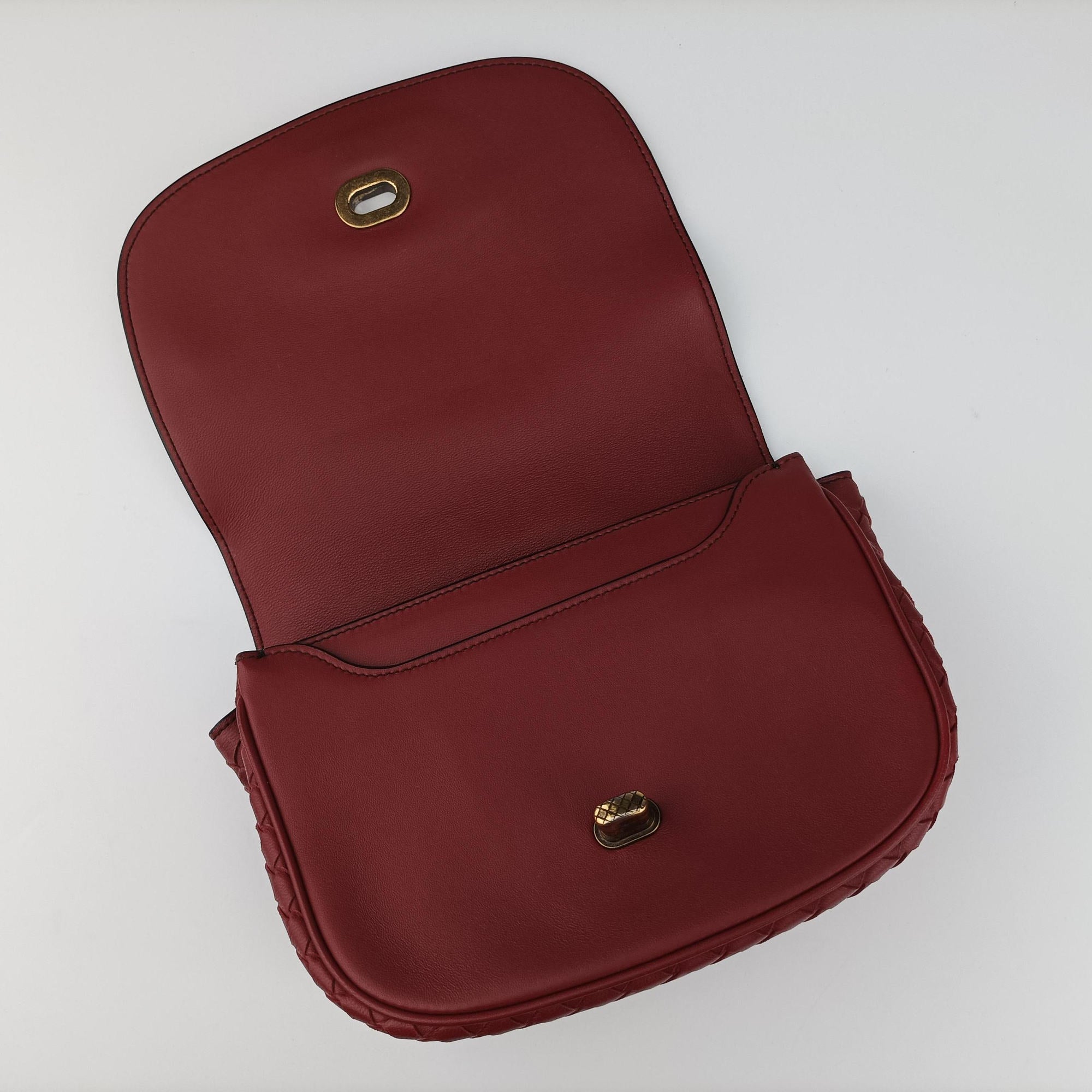 Pre-owned Bottega Veneta Luna Intrecciato Red lambskin  shoulderbag | stylenewstar