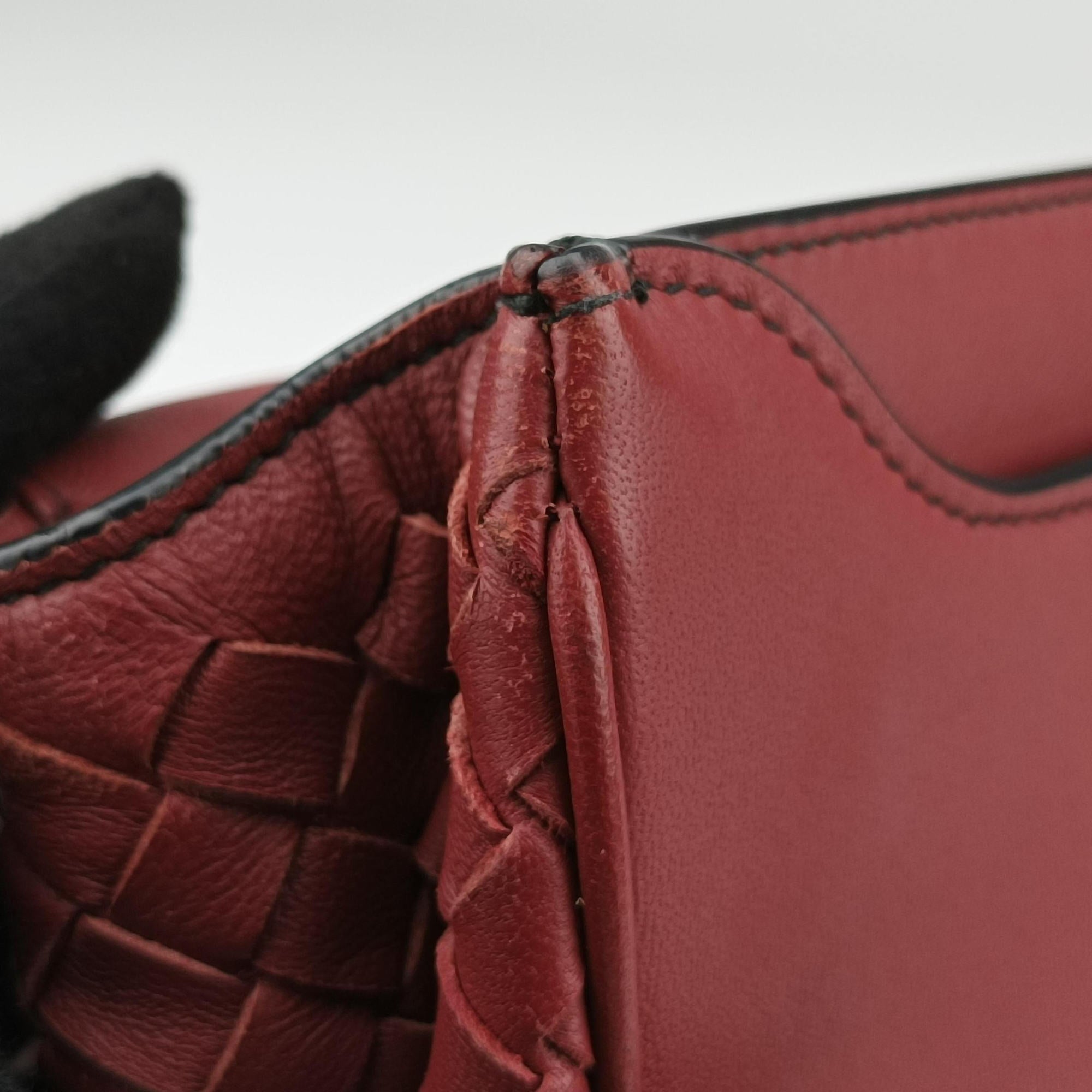 Pre-owned Bottega Veneta Luna Intrecciato Red lambskin  shoulderbag | stylenewstar