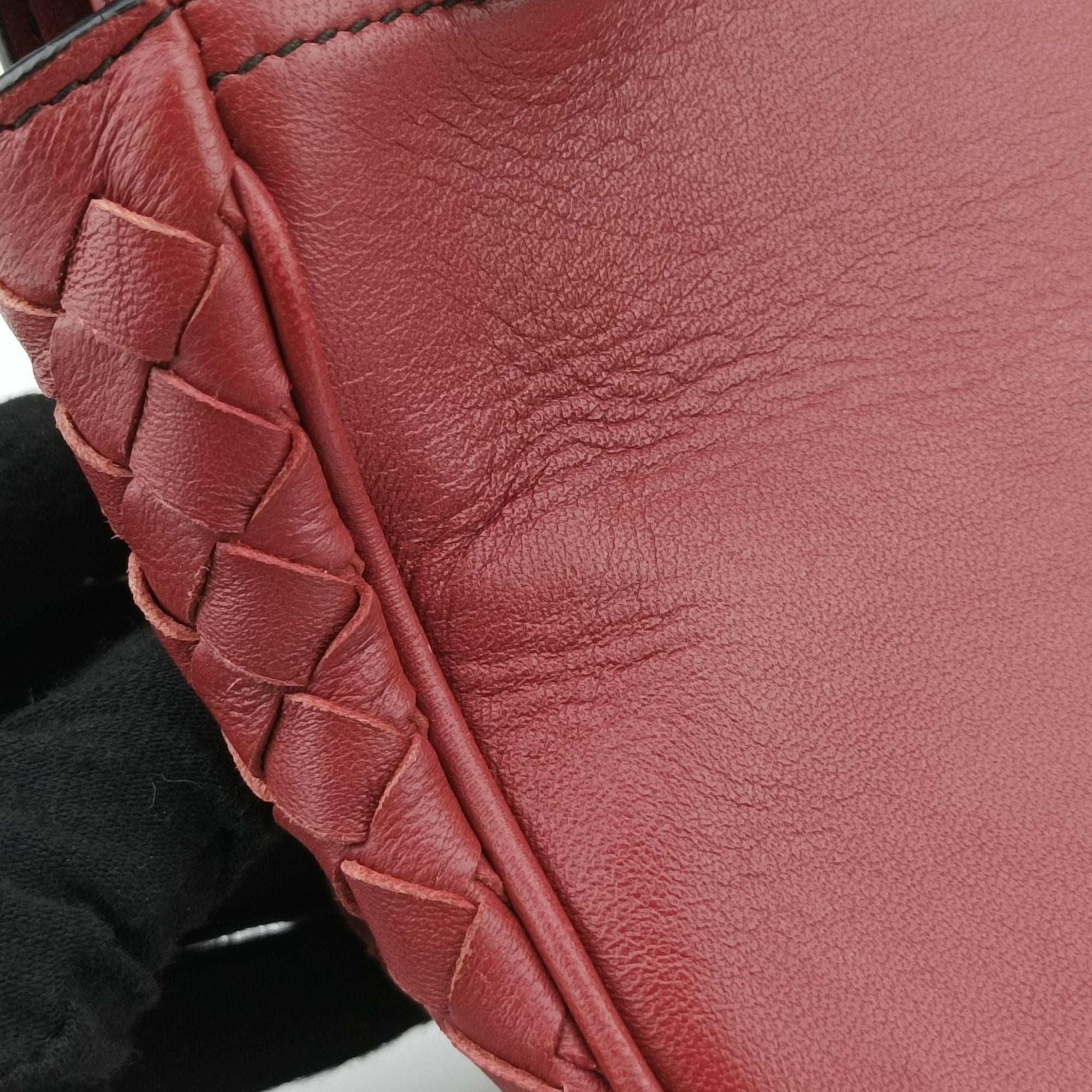 Pre-owned Bottega Veneta Luna Intrecciato Red lambskin  shoulderbag | stylenewstar