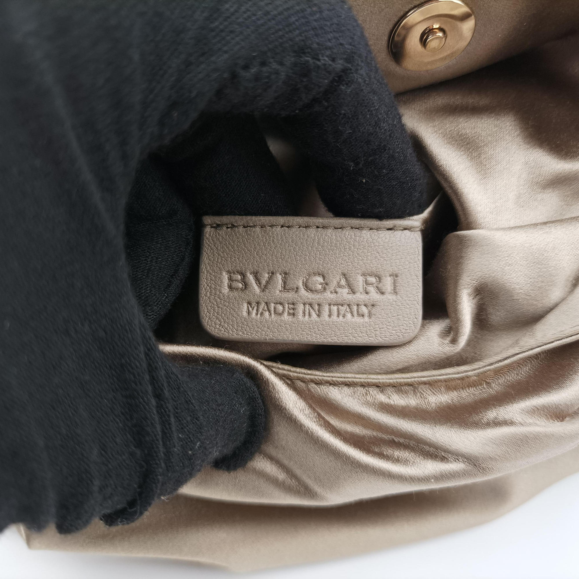 Secondhand Bvlgari Monete Beige Satin Leather  shoulderbag | stylenewstar