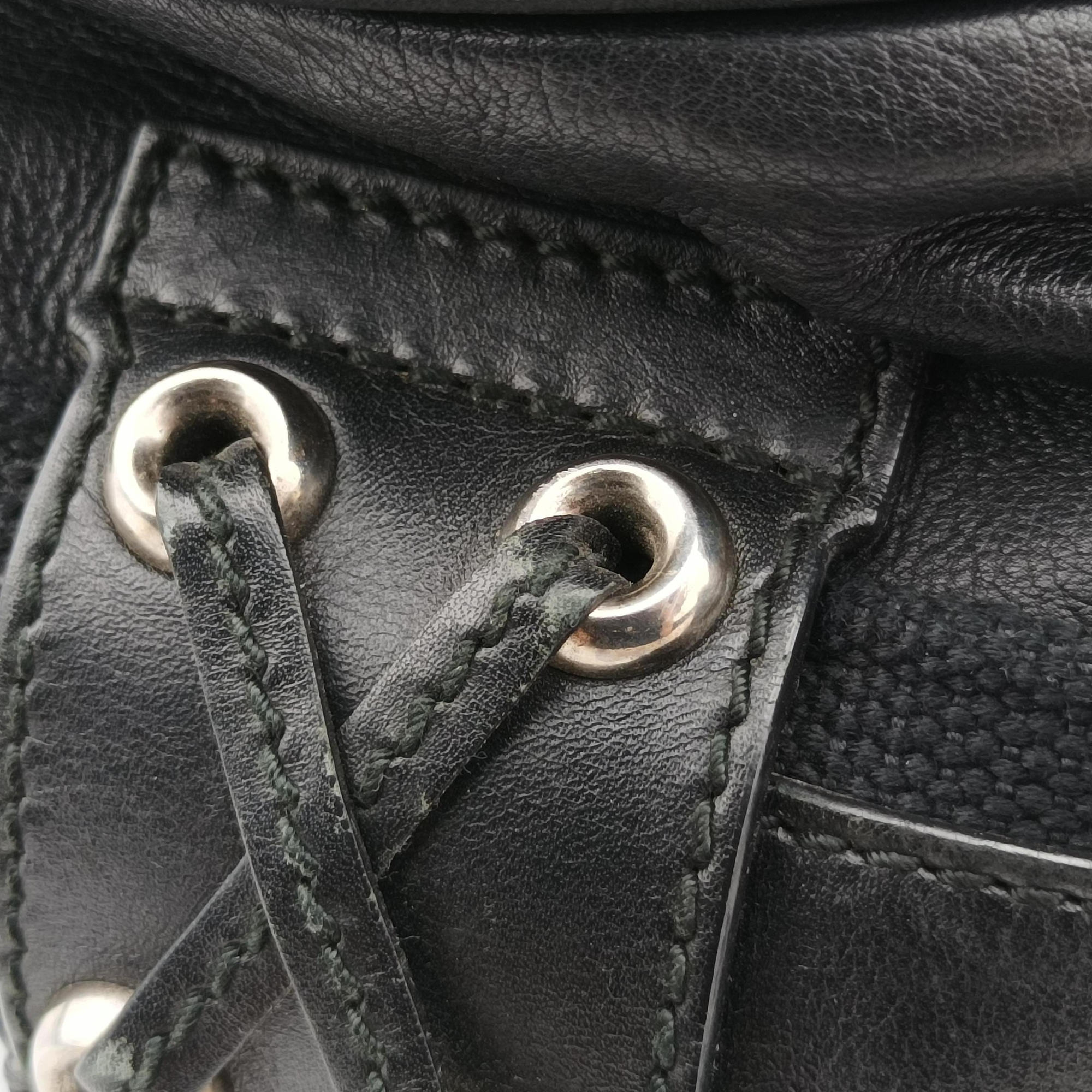 Pre-owned Christian Dior Lattice Messenger Black leather  shoulderbag | stylenewstar