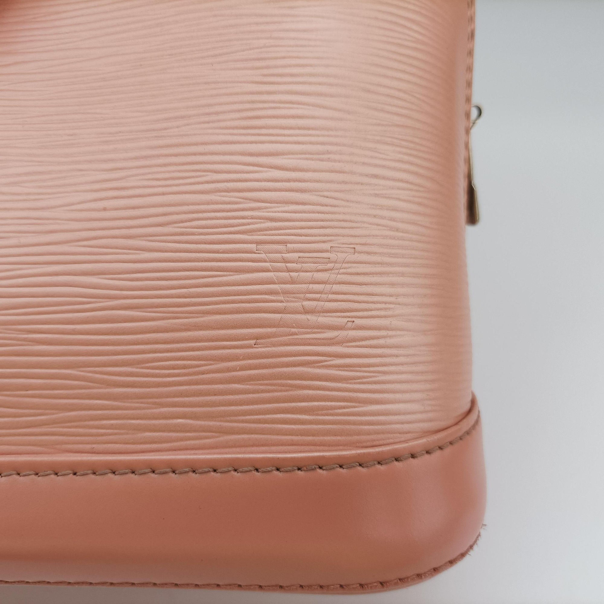 Pre-owned Louis Vuitton Alma PM ROSE BALLERIN Epi M41323 handbag | stylenewstar