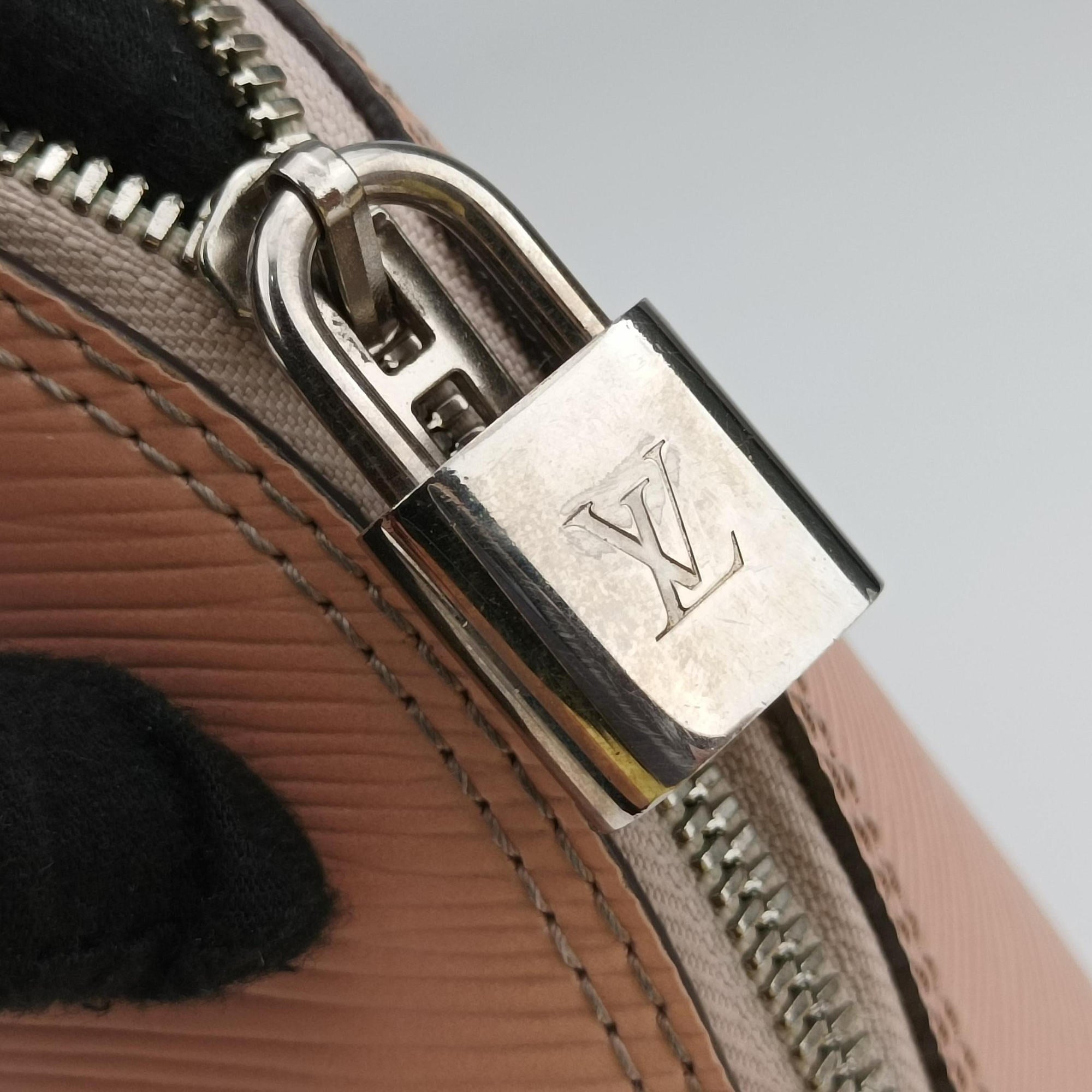 Pre-owned Louis Vuitton Alma PM ROSE BALLERIN Epi M41323 handbag | stylenewstar
