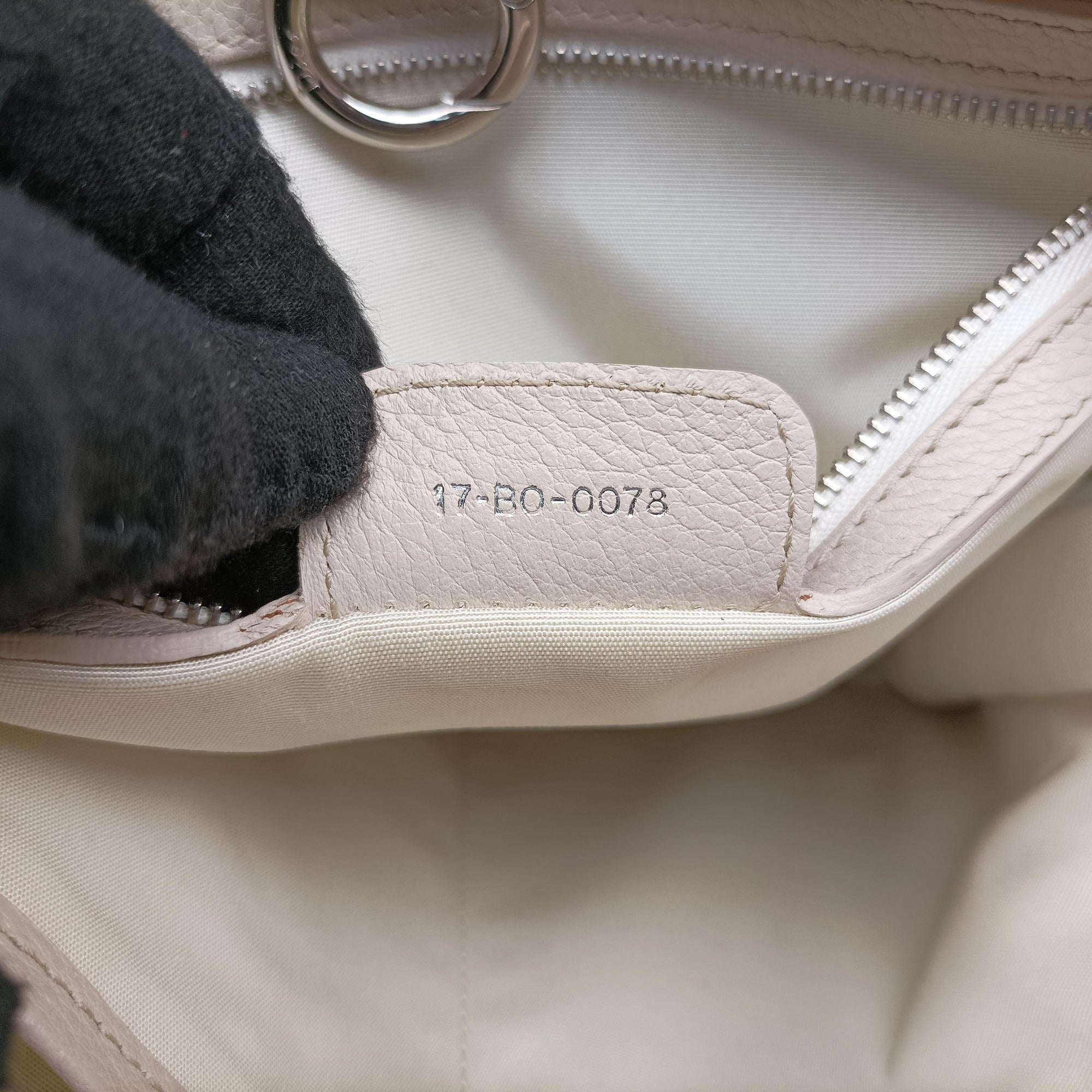 Pre-owned Christian Dior 61 Hobo White leather  handbag | stylenewstar