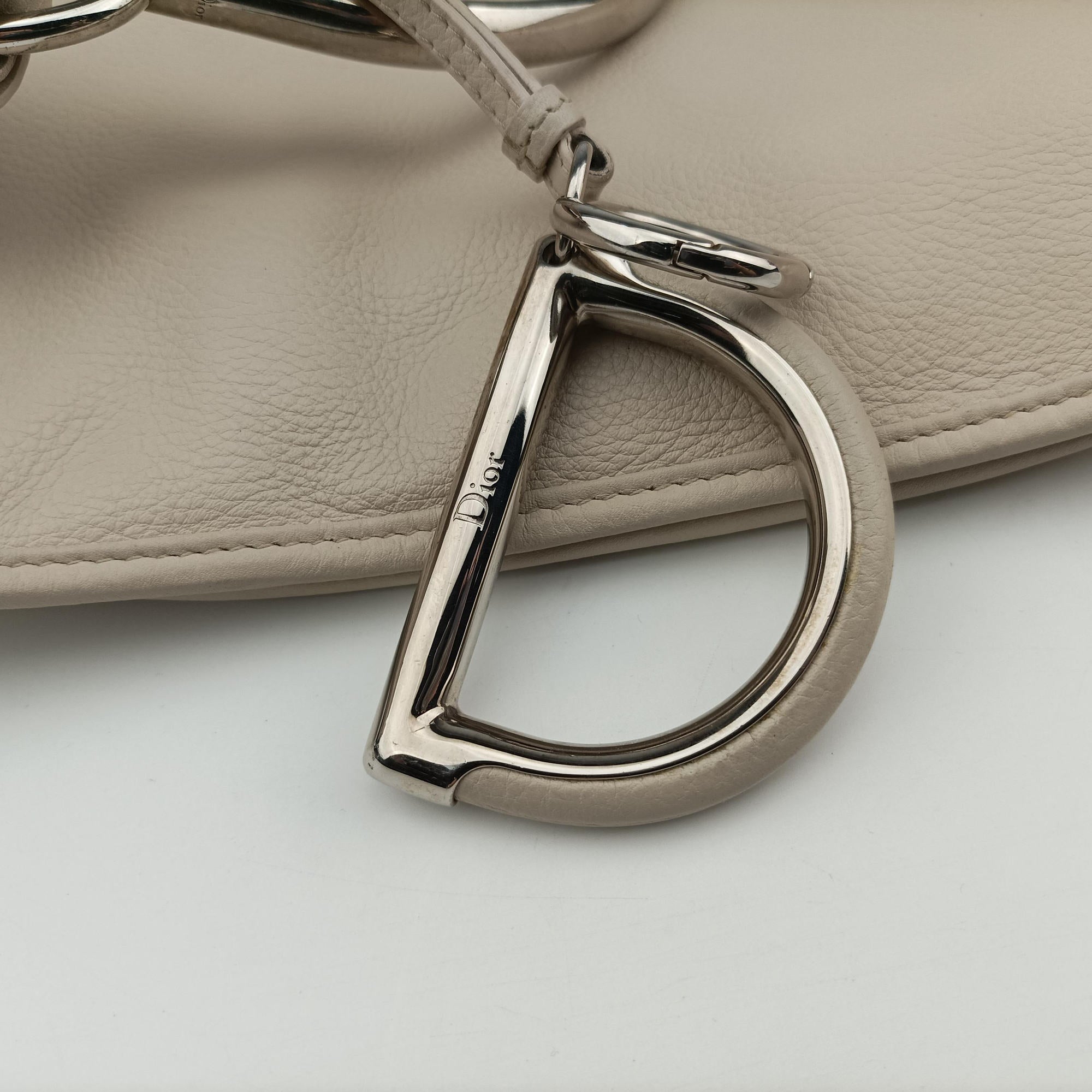 Pre-owned Christian Dior 61 Hobo White leather  handbag | stylenewstar