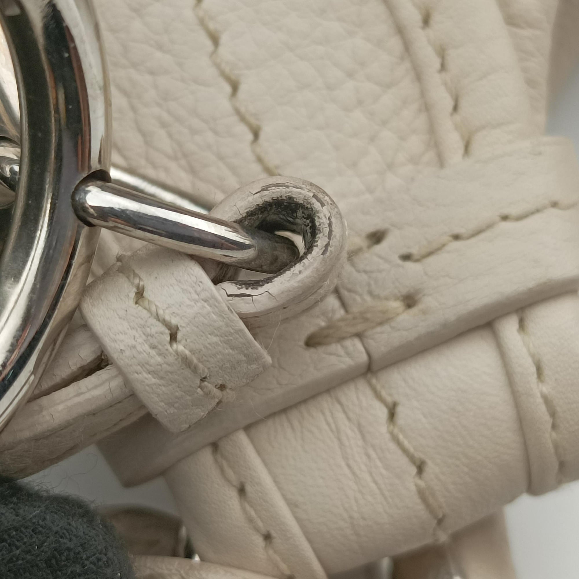 Pre-owned Christian Dior 61 Hobo White leather  handbag | stylenewstar
