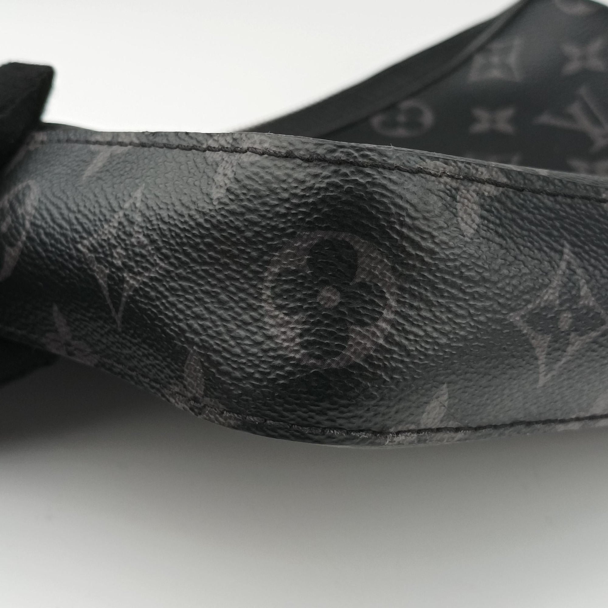 Pre-owned Louis Vuitton Trio Messenger black Monogram Eclipse Reverse M69443 shoulderbag | stylenewstar